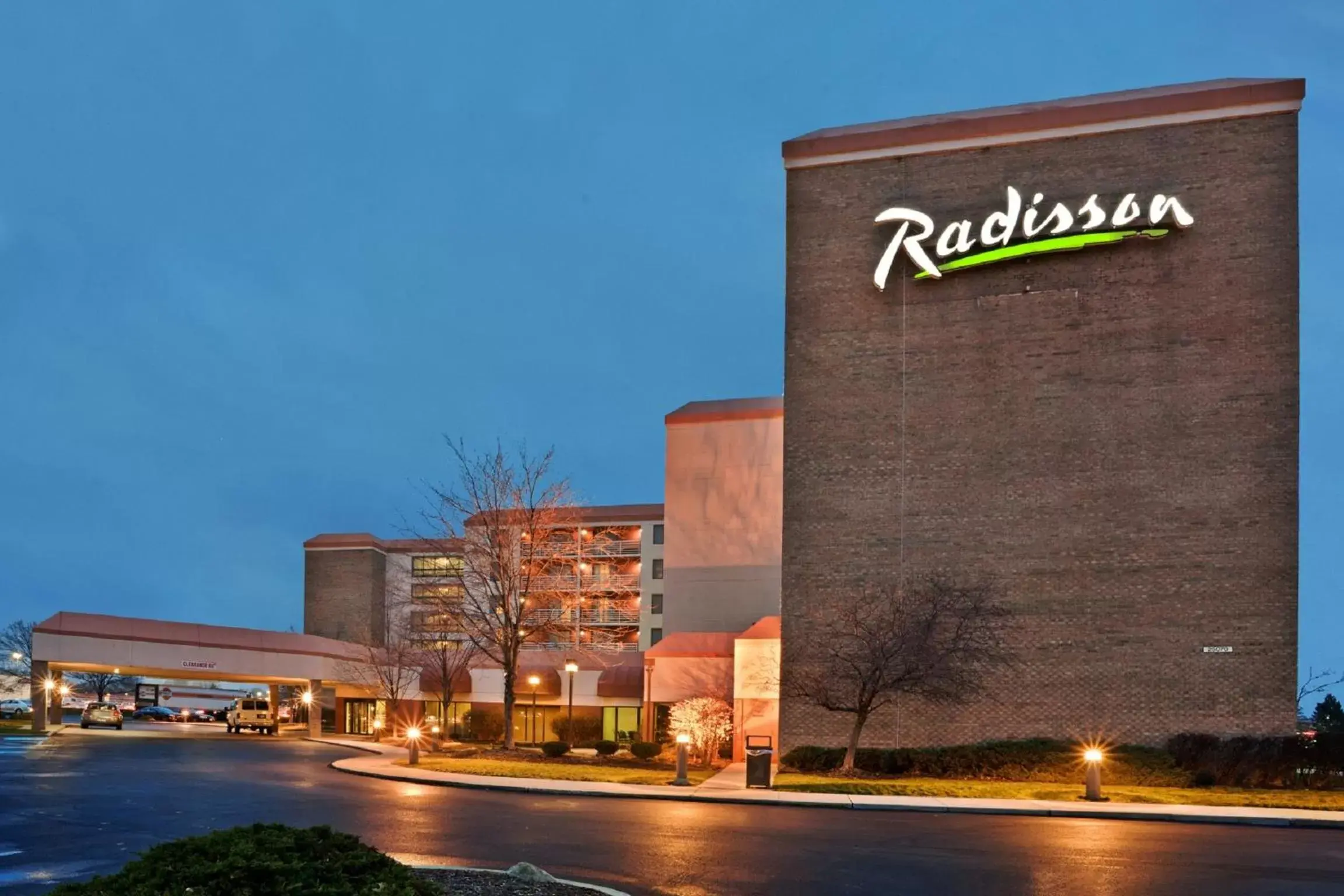 Property Building in Radisson Cleveland Airport