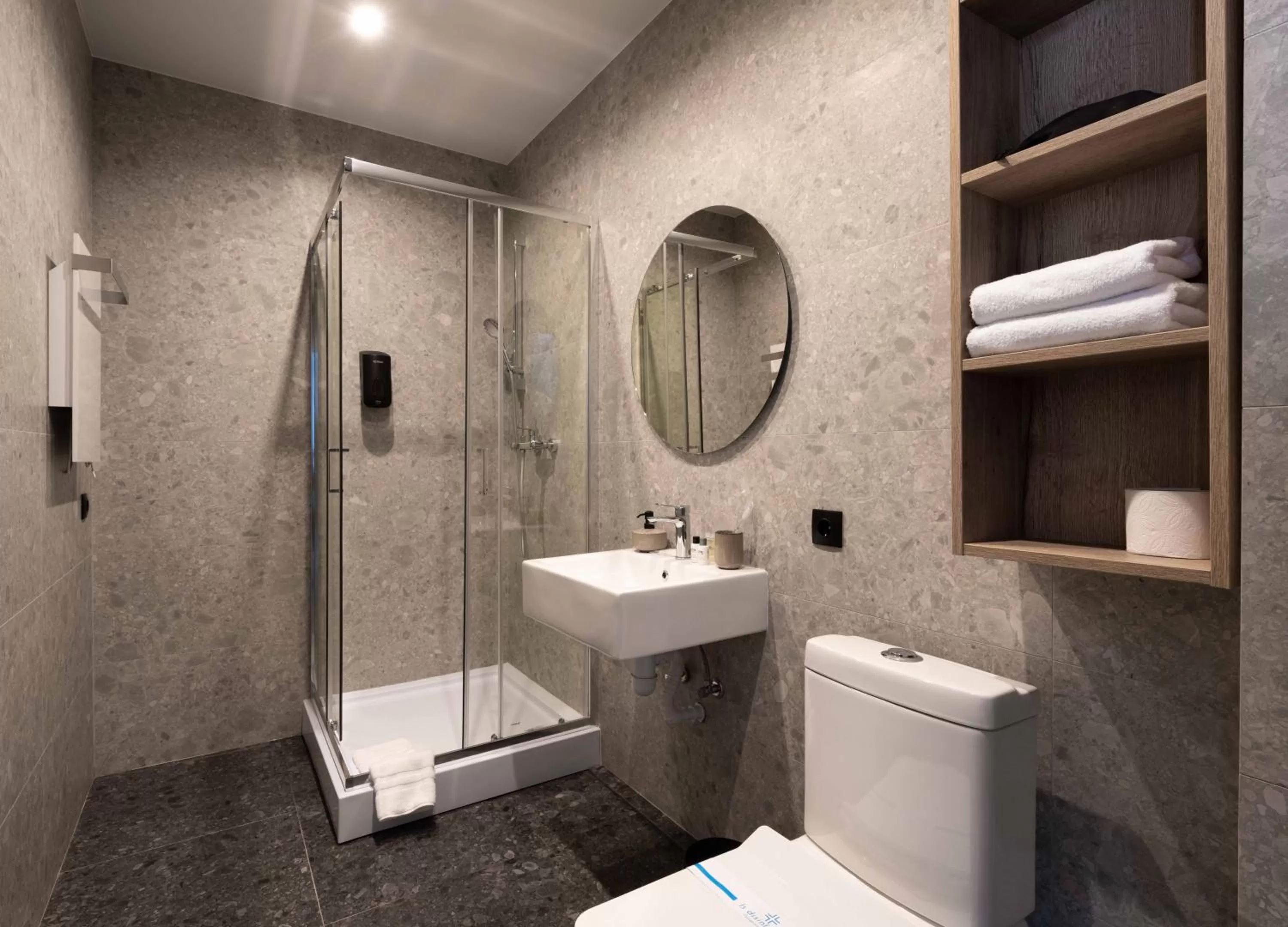 Shower, Bathroom in Be The One Hotel