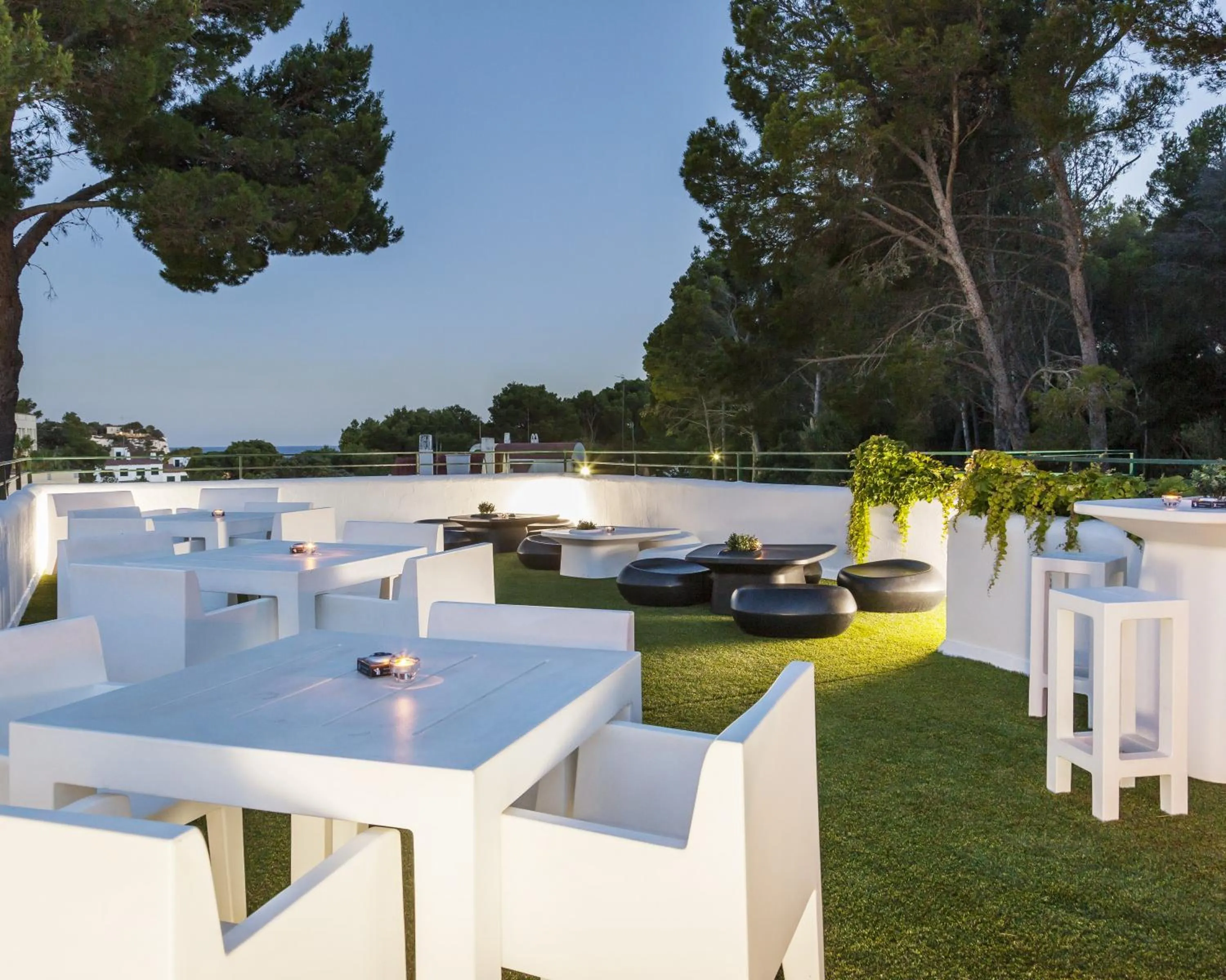 Lounge or bar in Ilunion Menorca