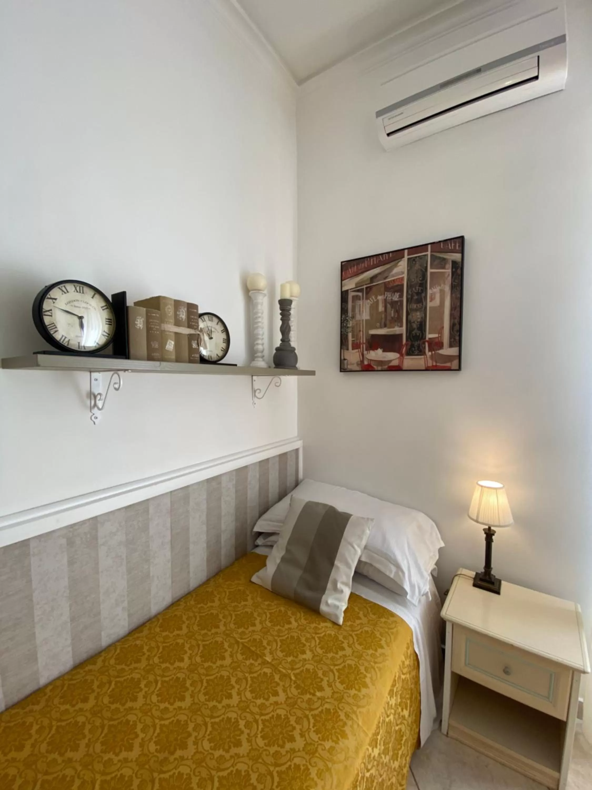 Bed in Hotel Europeo Napoli