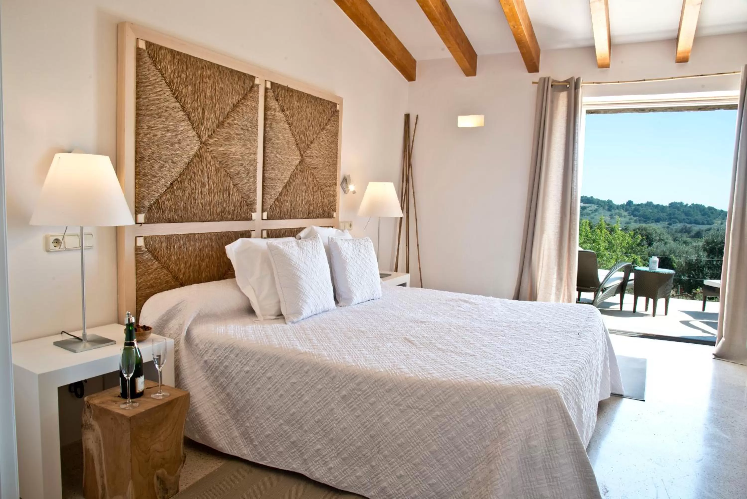 Photo of the whole room, Bed in Cases de Son Barbassa Hotel & Restaurant