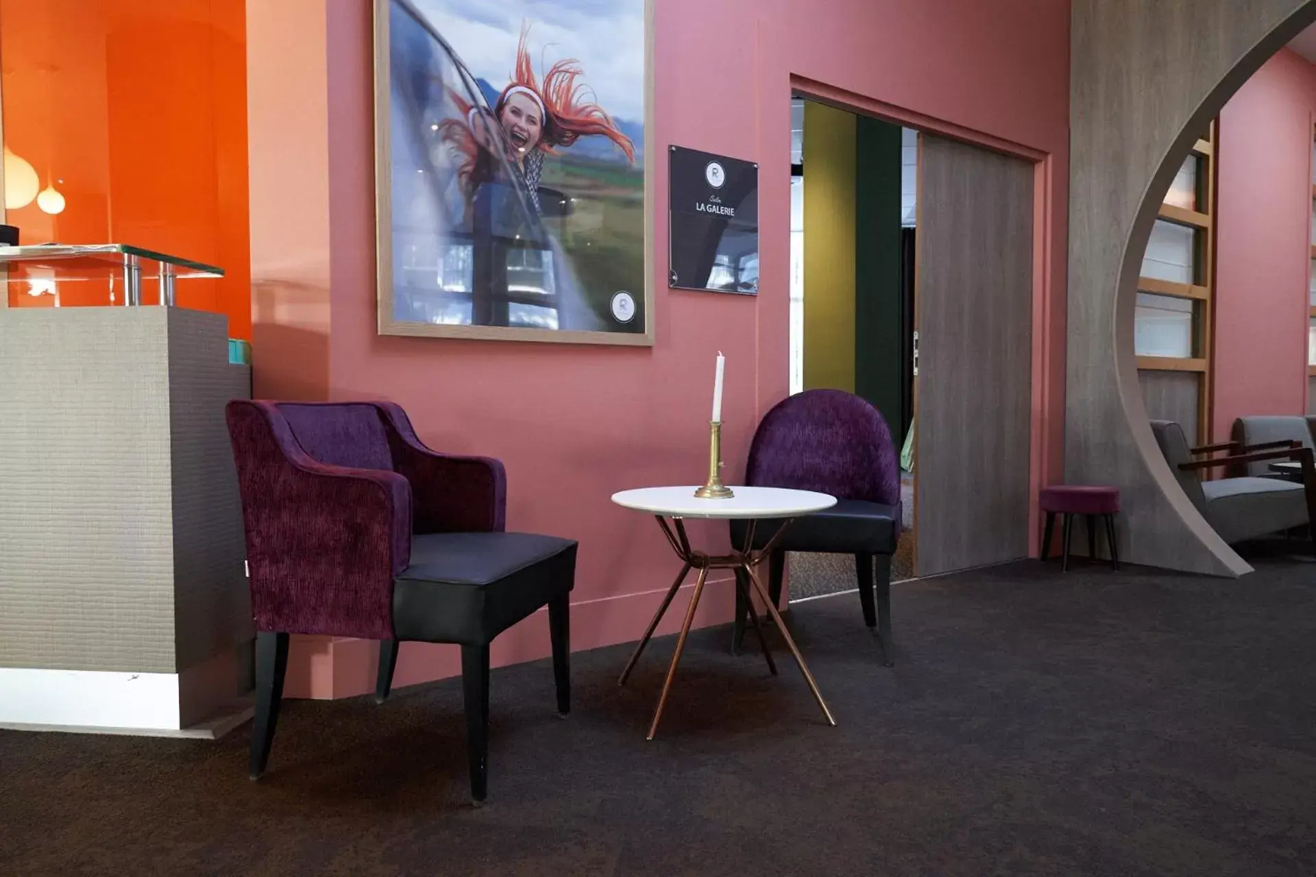 Lobby or reception, Seating Area in Best Western Plus Paris Saclay (ex: Val de Bièvre)