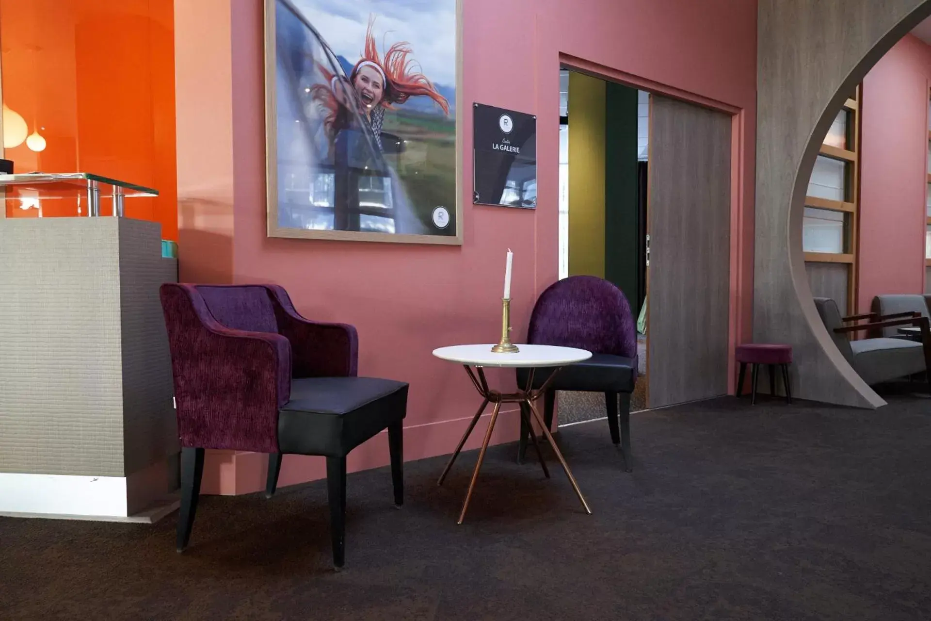Lobby or reception in Best Western Plus Paris Saclay Lobby or reception in Best Western Plus Paris Saclay