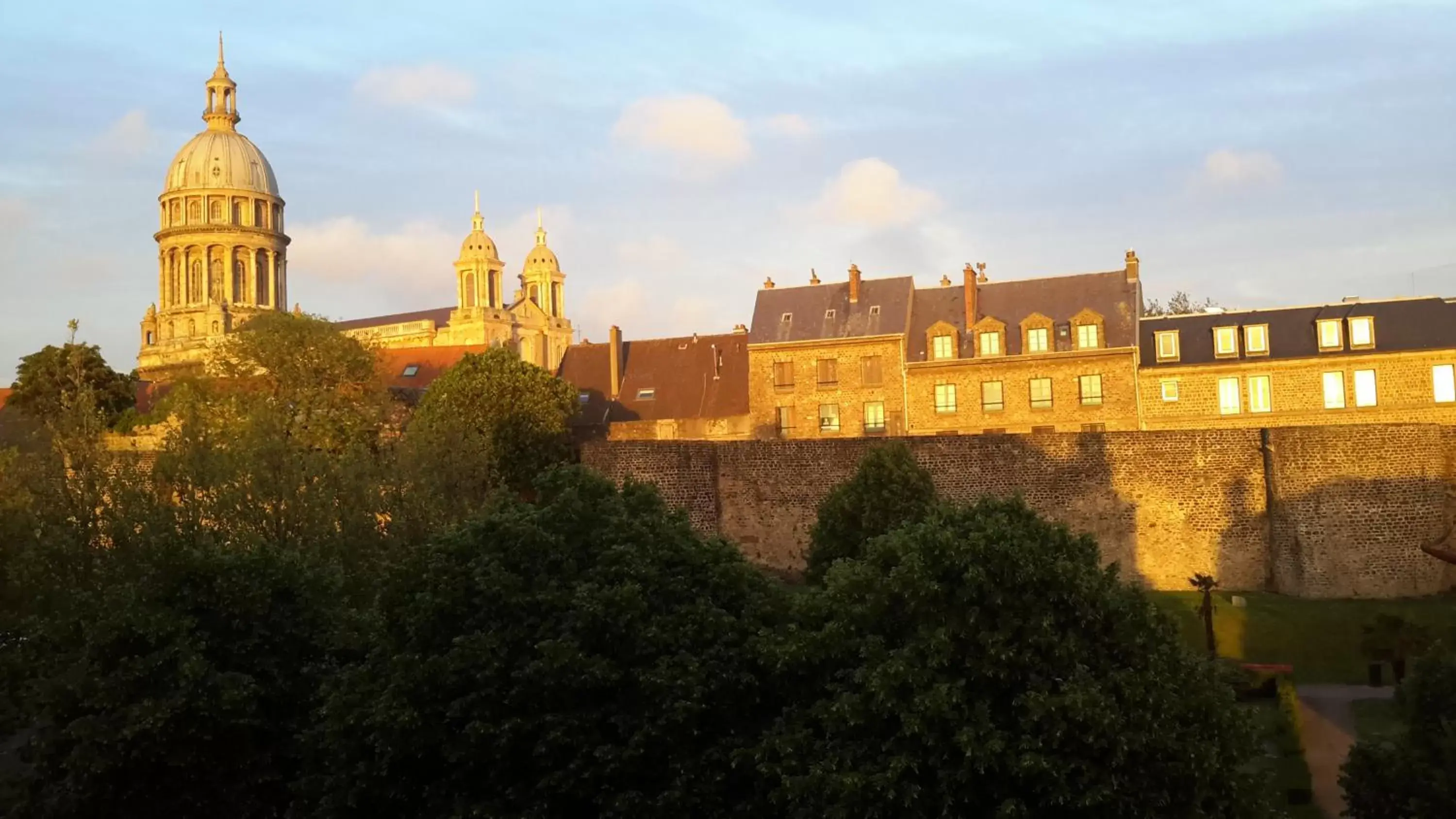 City view in La Belle Boulonnaise