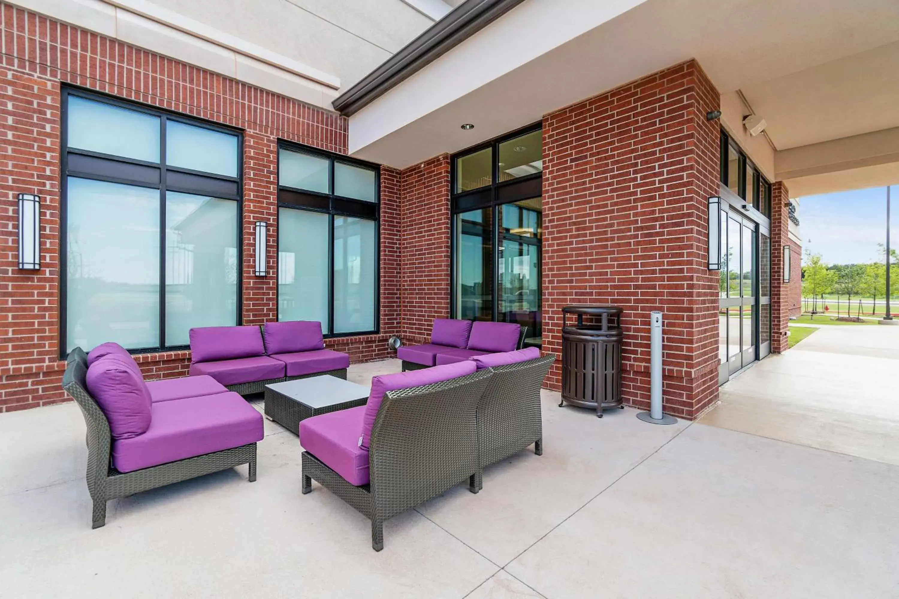 Patio in Hilton Garden Inn Edmond/Oklahoma City North