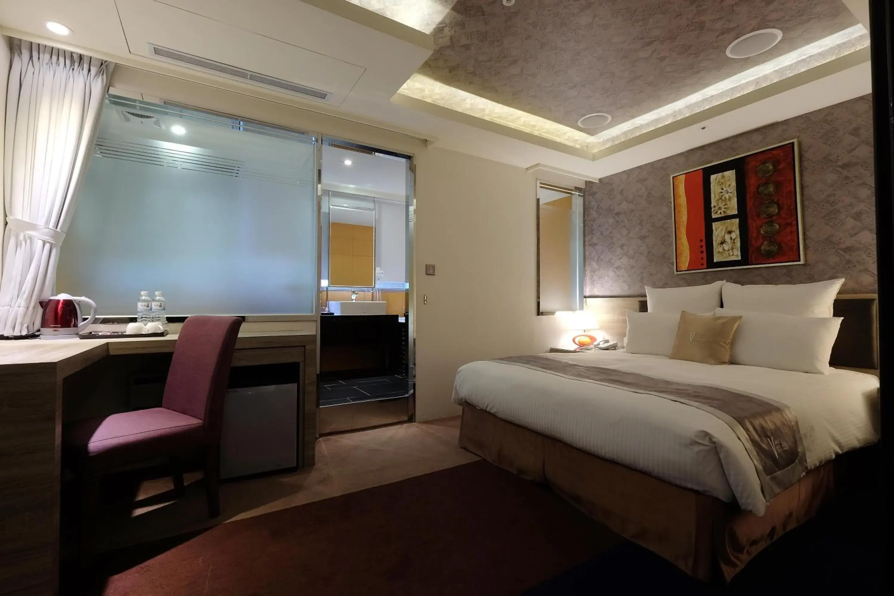 Bedroom, Bed in V One Hotel