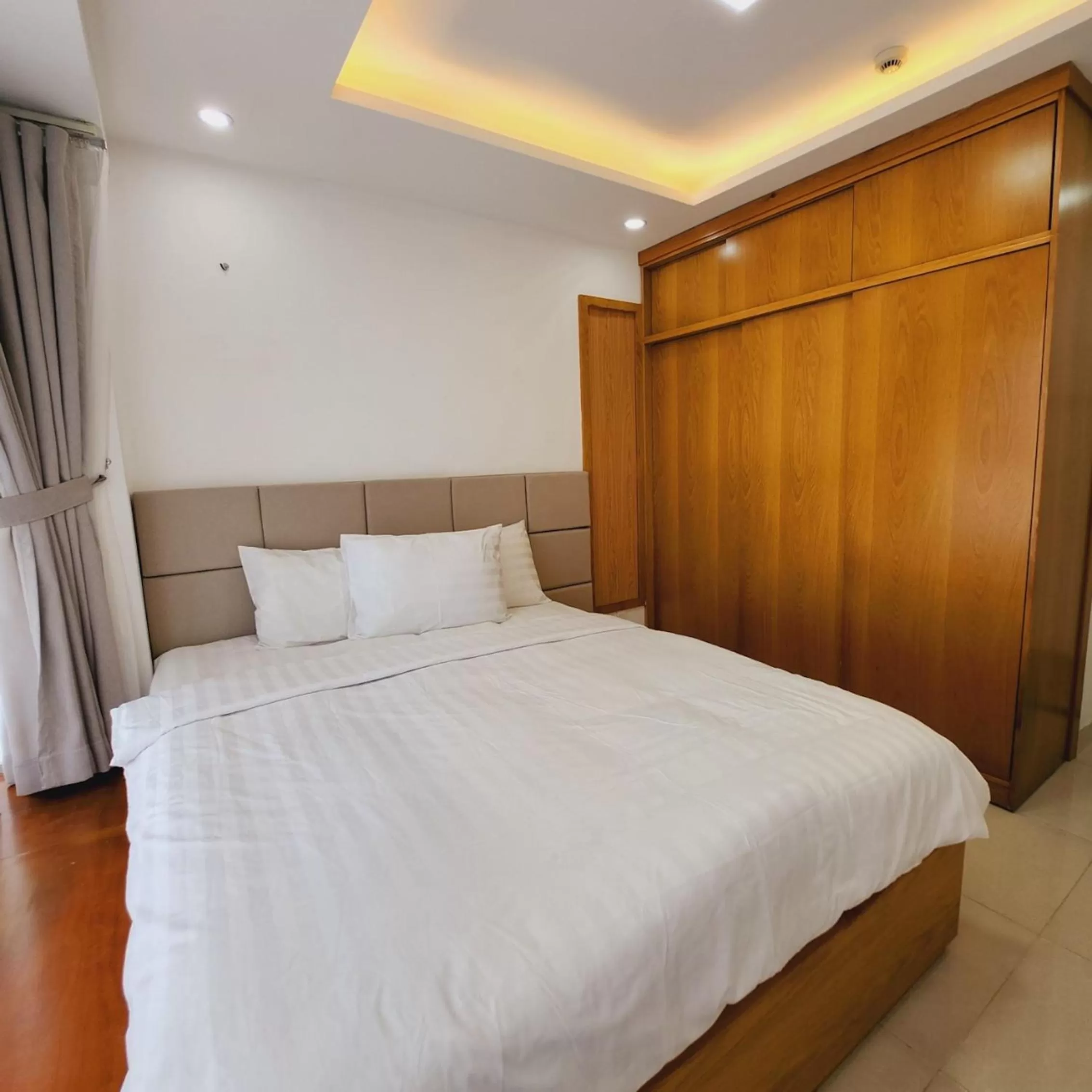 Bed in Scenic Valley Suite