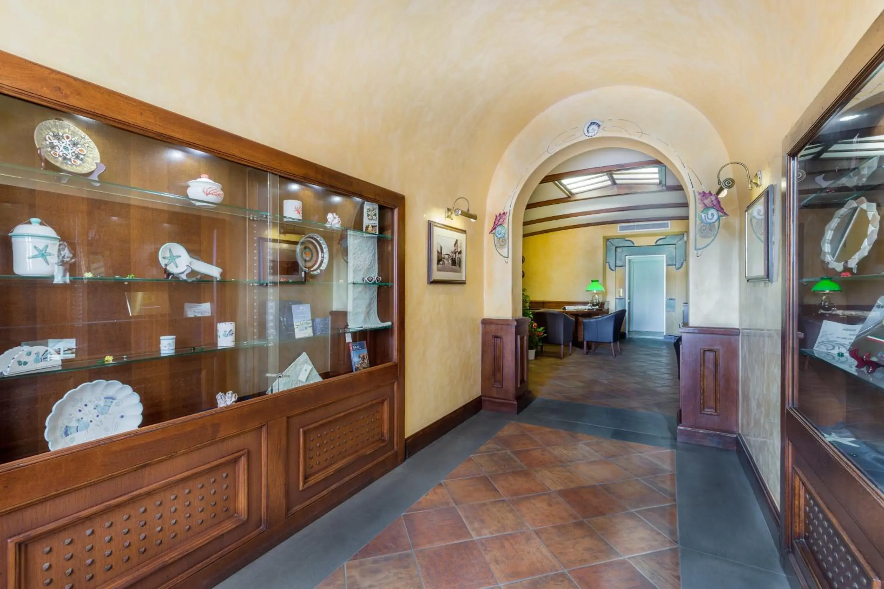 On-site shops, Lobby/Reception in La Vecchia Fonte