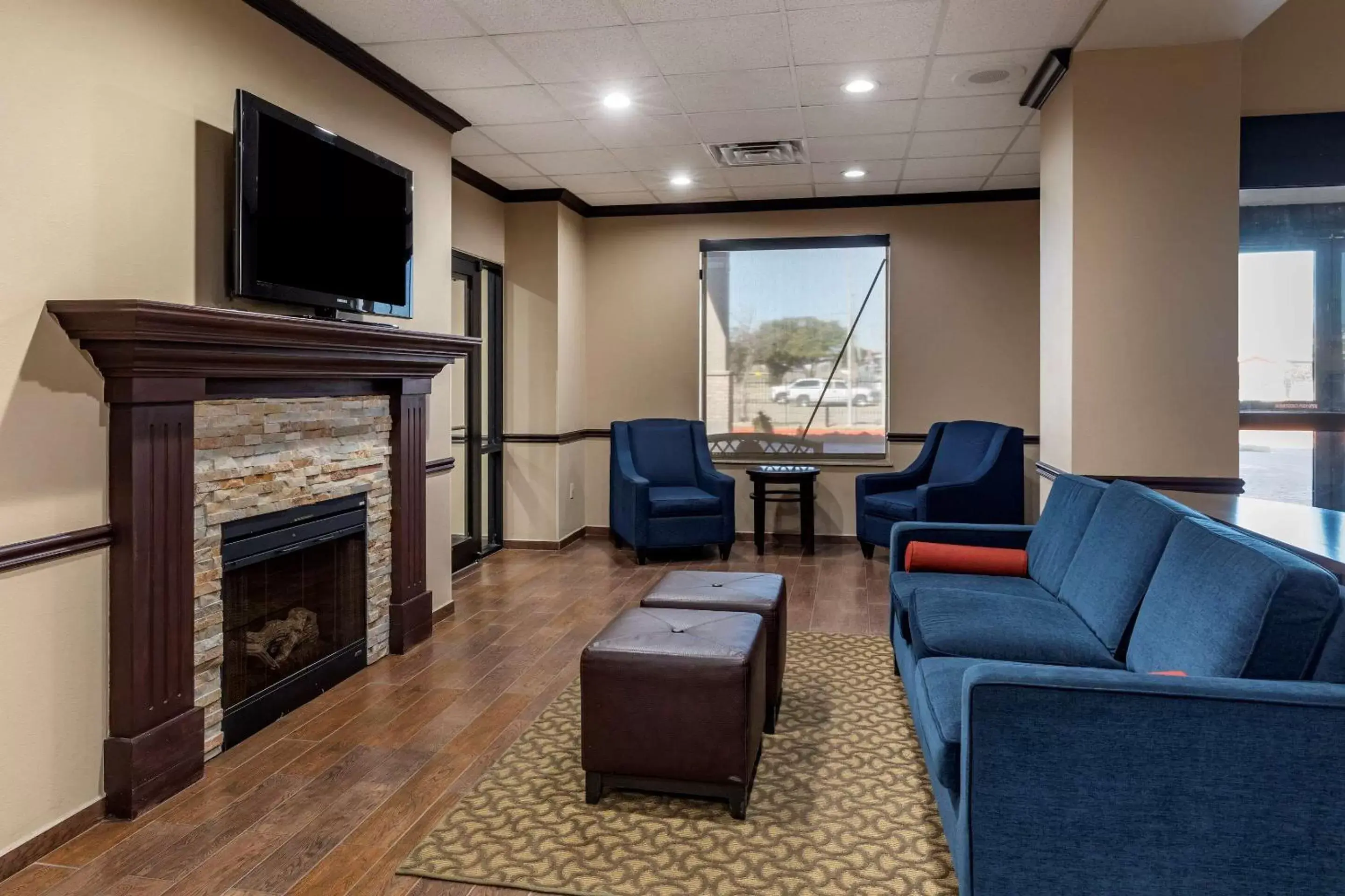 Lobby or reception, Seating Area in Comfort Suites Waco Near University Area