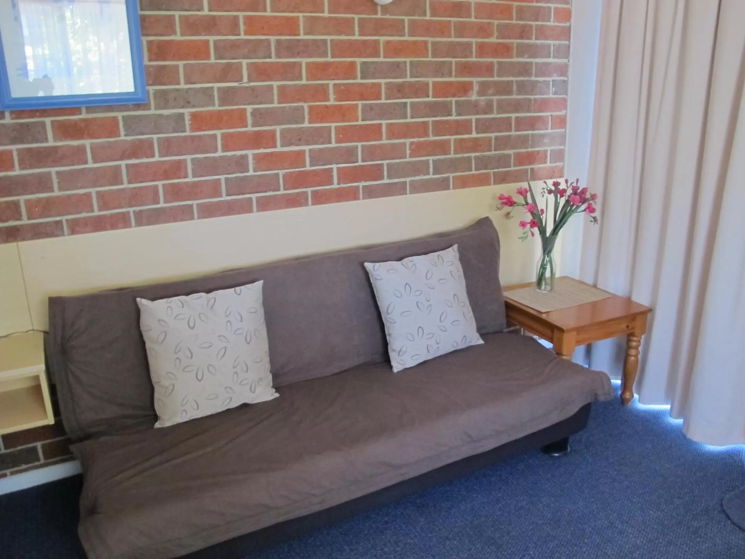 Decorative detail, Seating Area in Merimbula Gardens Motel