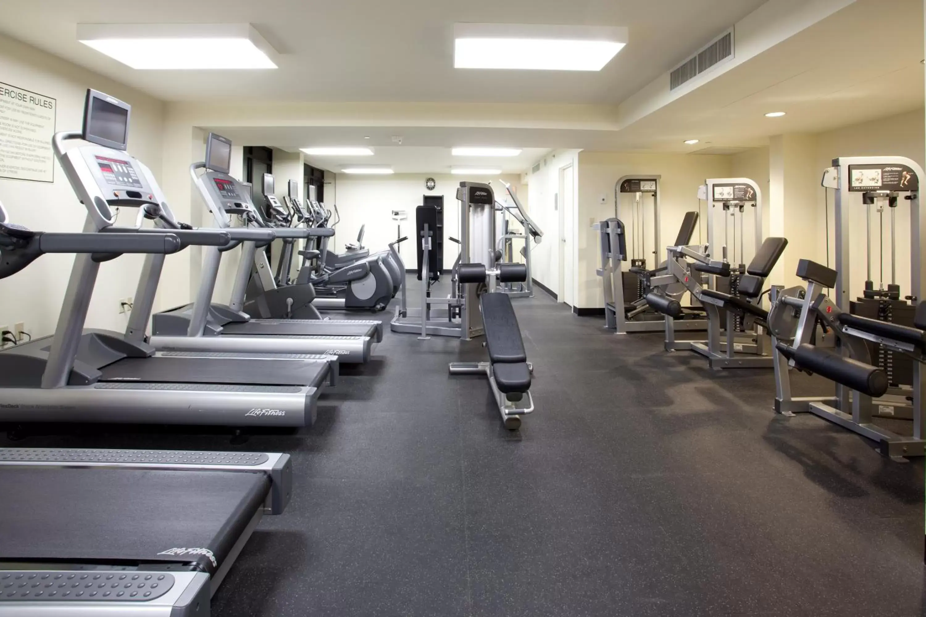 Spa and wellness centre/facilities, Fitness Center/Facilities in Clarion Hotel New Orleans - Airport & Conference Center