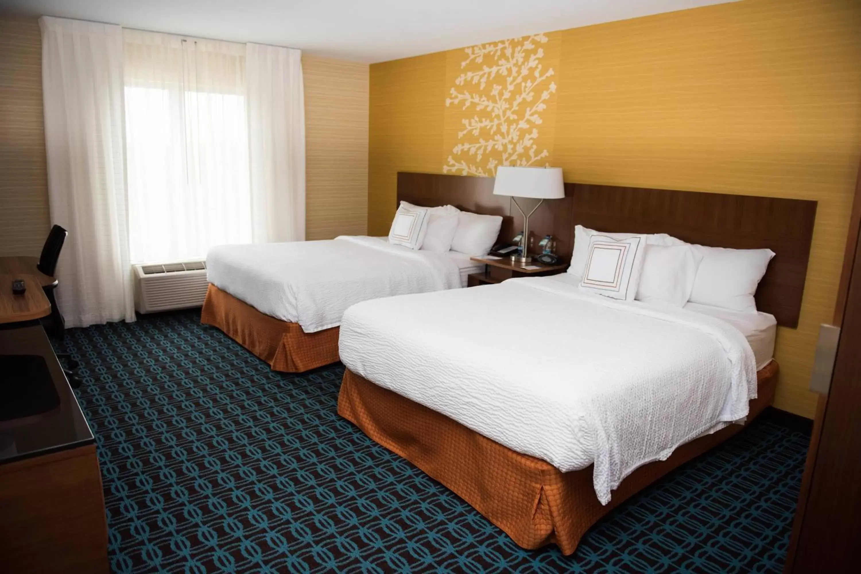 Photo of the whole room, Bed in Fairfield Inn & Suites by Marriott Moncton
