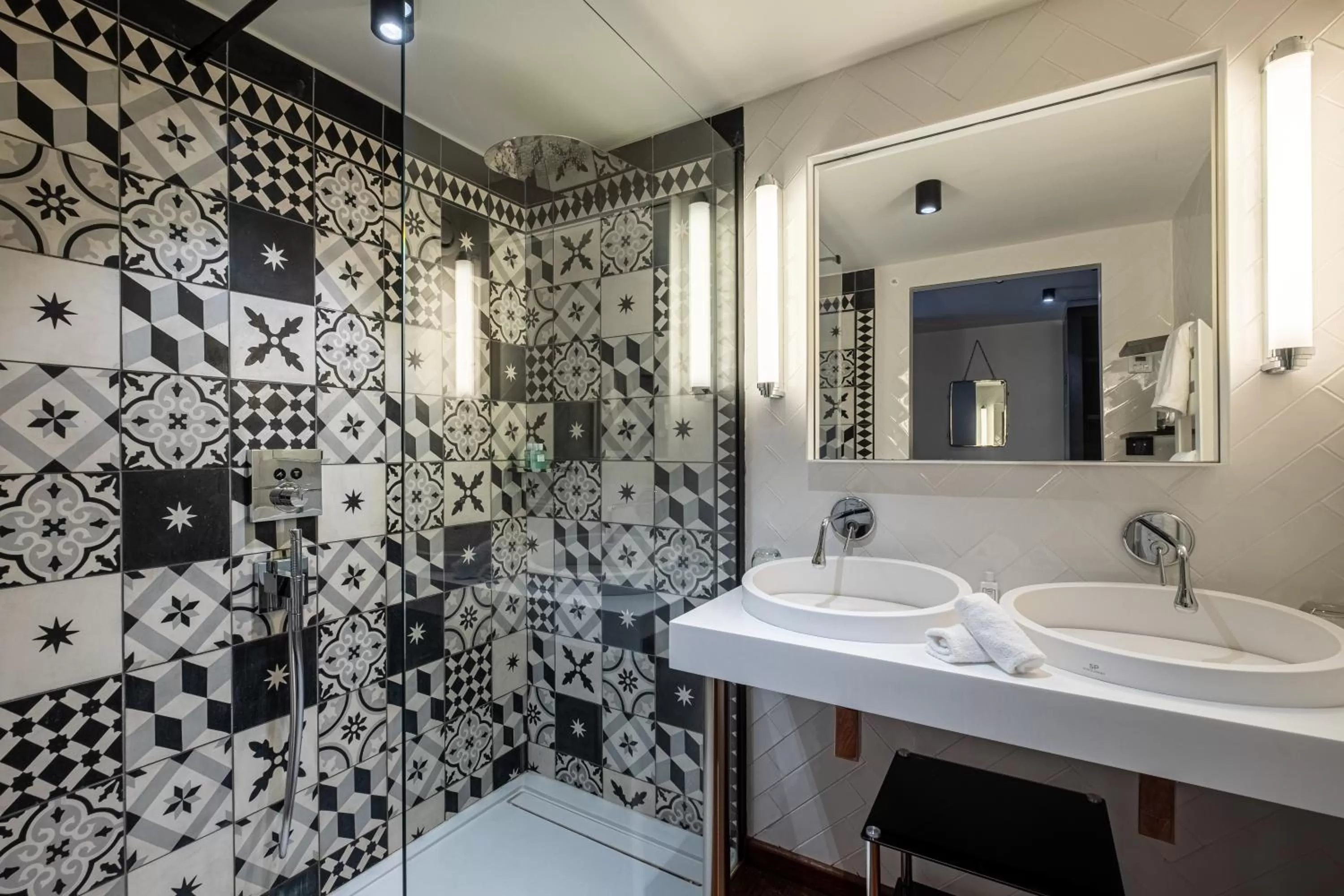 Bathroom in Le Palais Gallien Hôtel & Spa