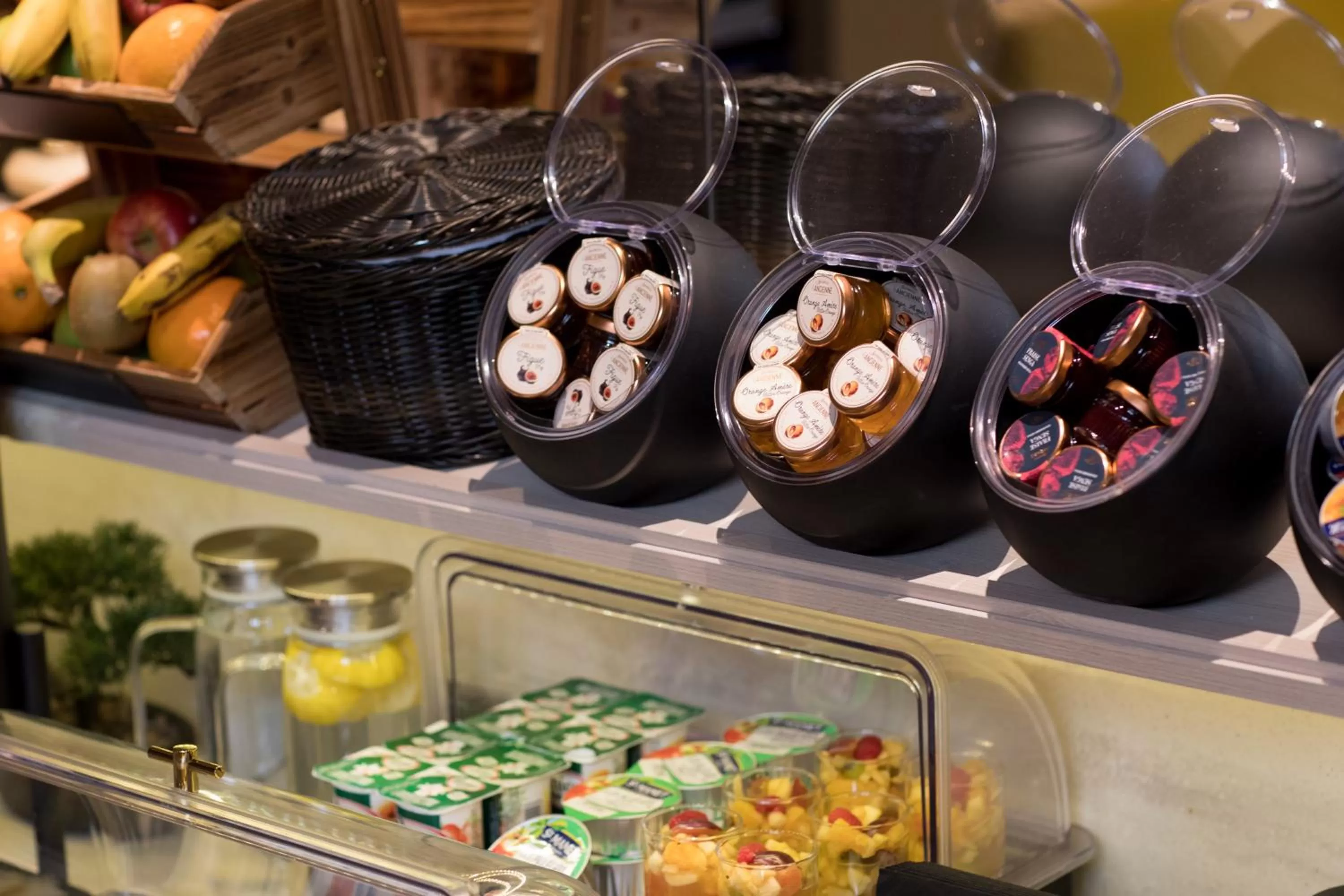 Food and drinks in Prince Albert Lyon Bercy