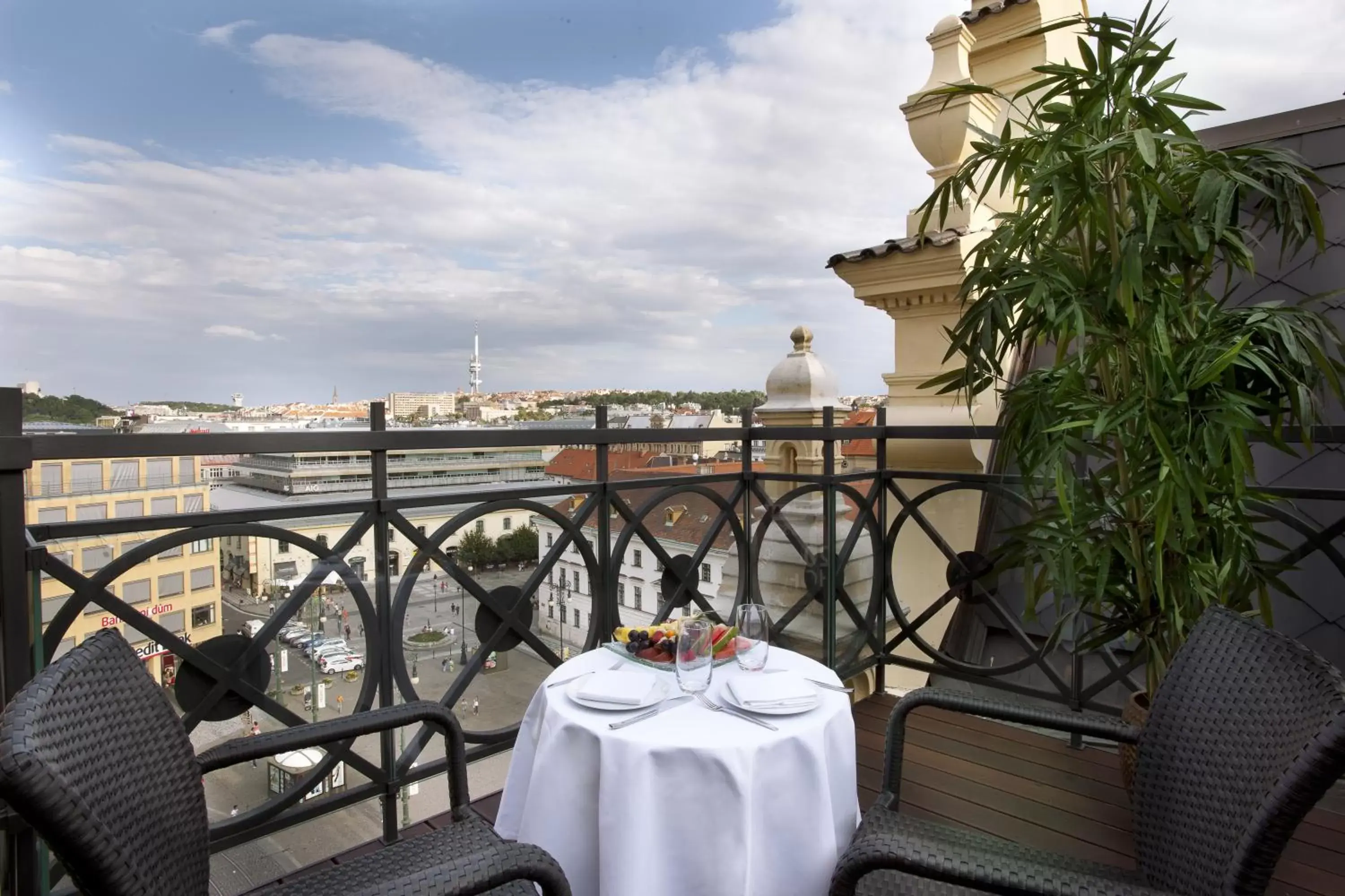 Balcony/Terrace in Hotel KINGS COURT