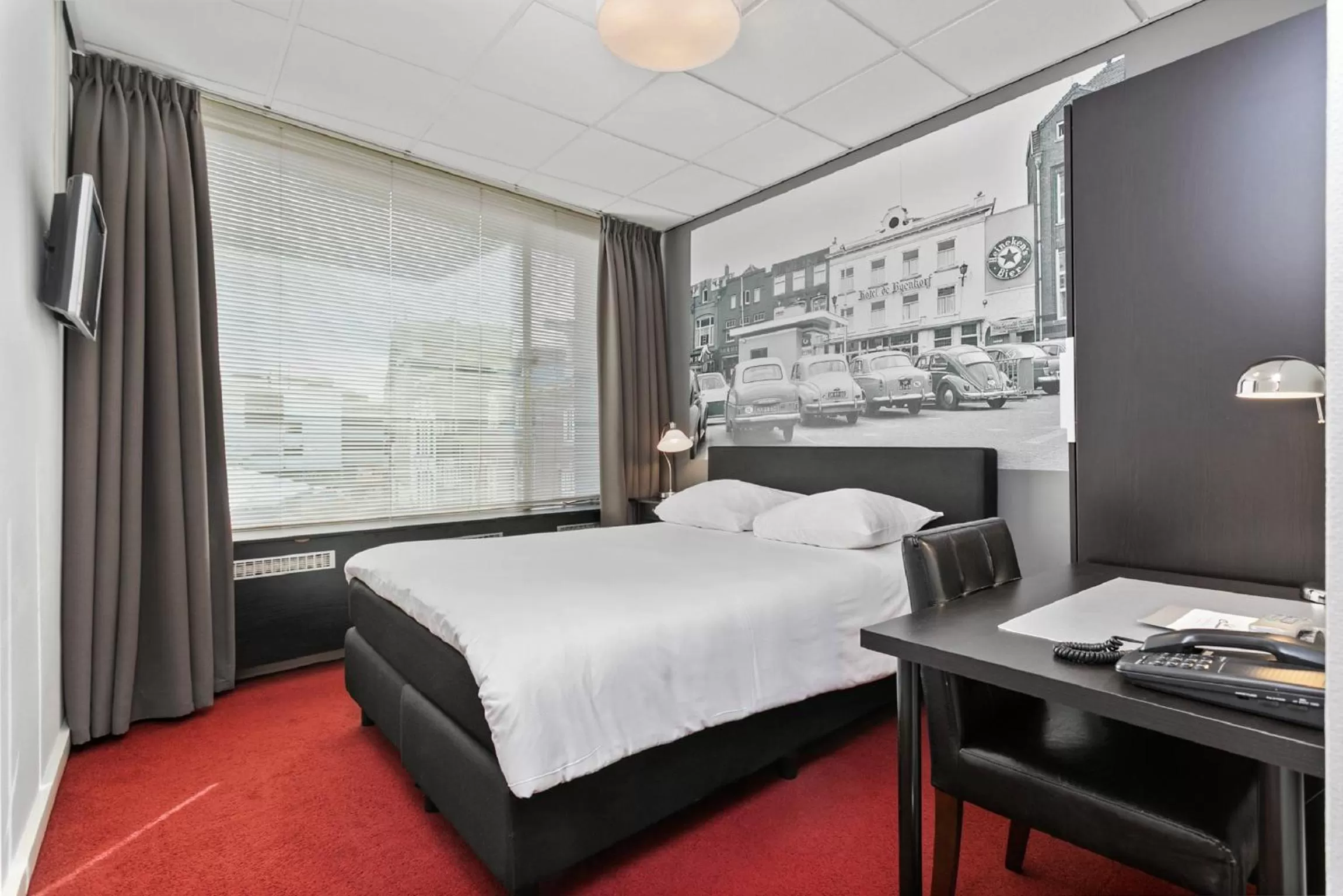 Decorative detail in Crown Inn