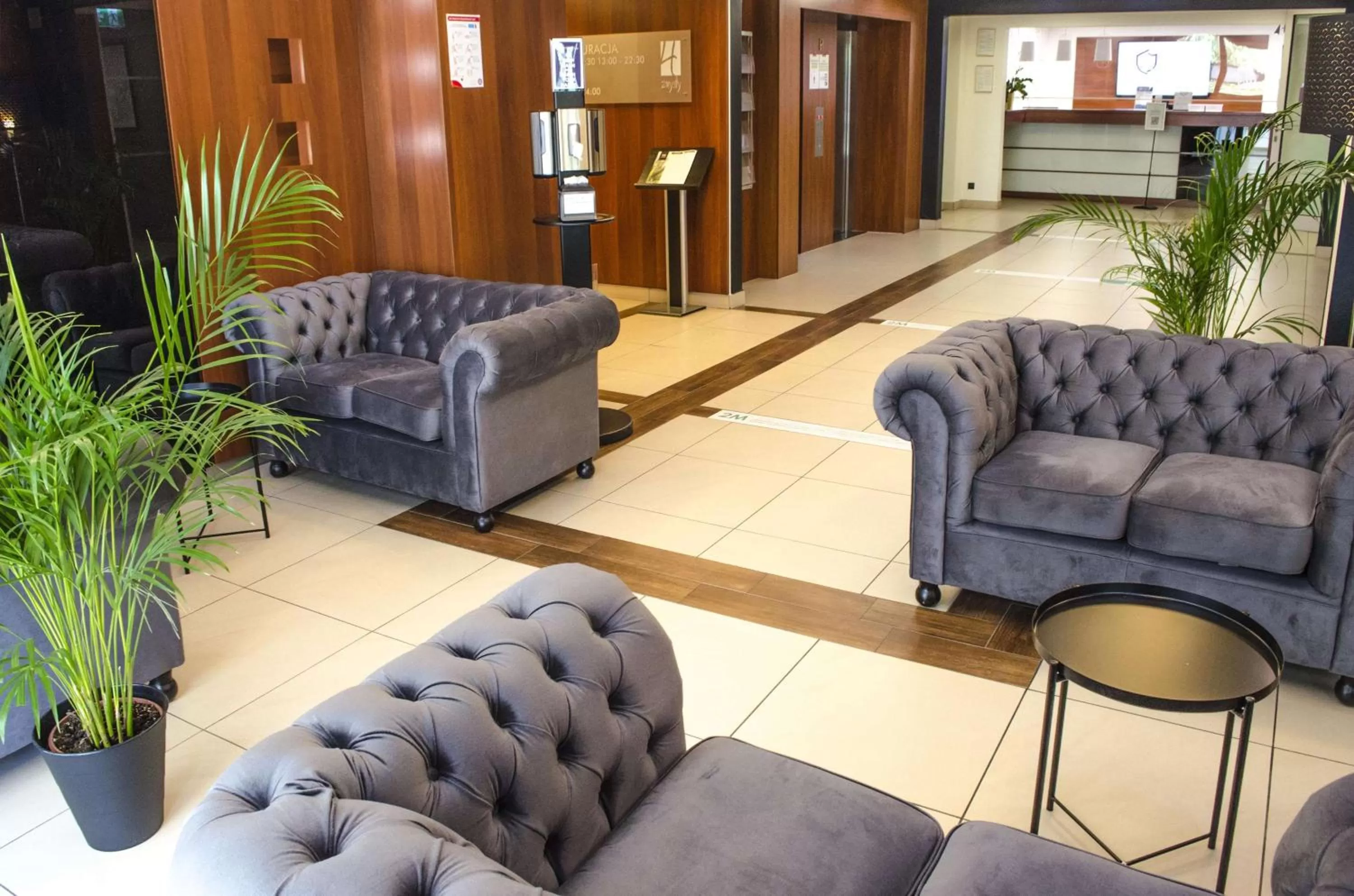 Lobby or reception in Best Western Hotel Portos