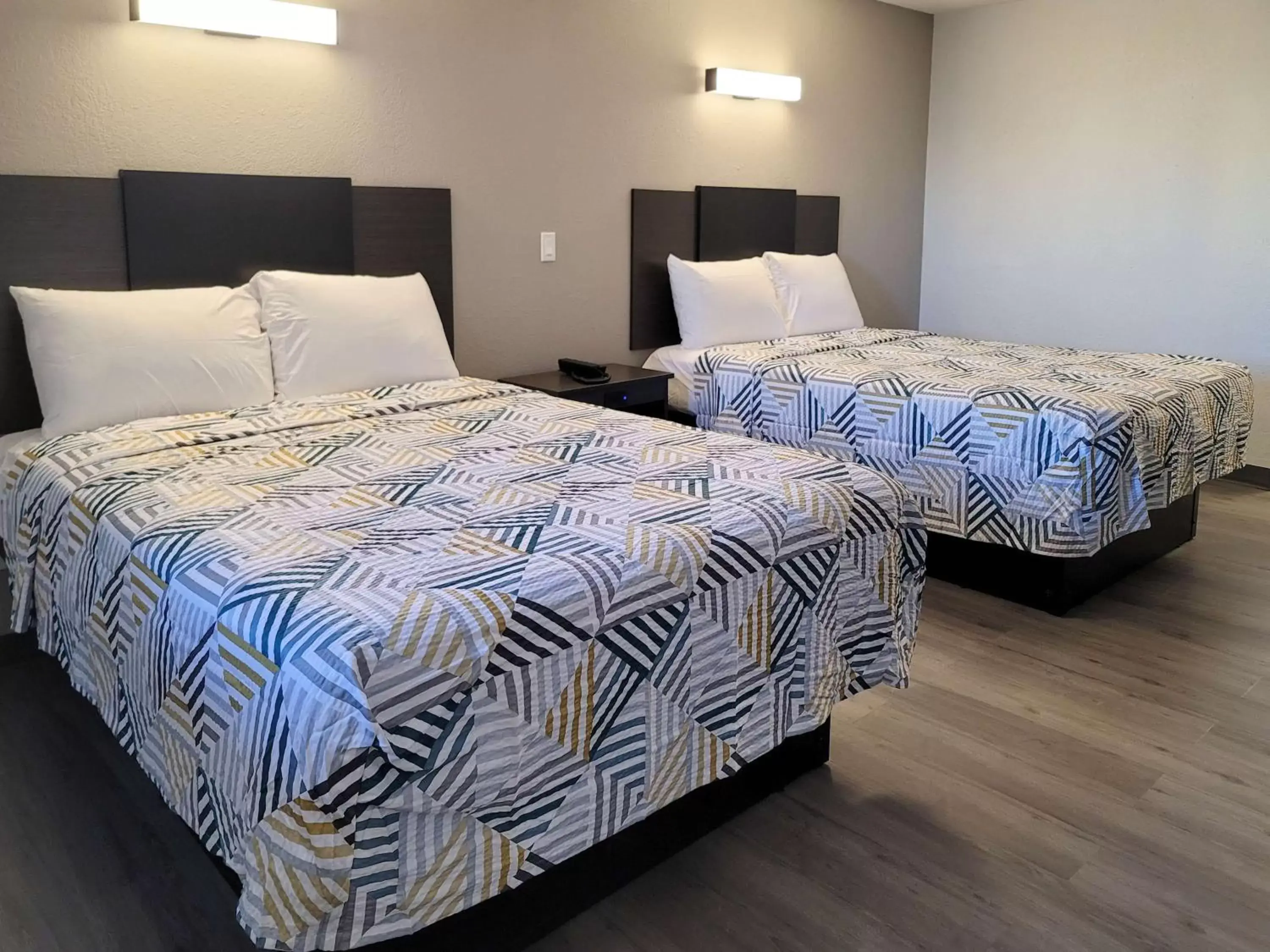 Bedroom, Bed in Motel 6 Wichita, KS South I 35