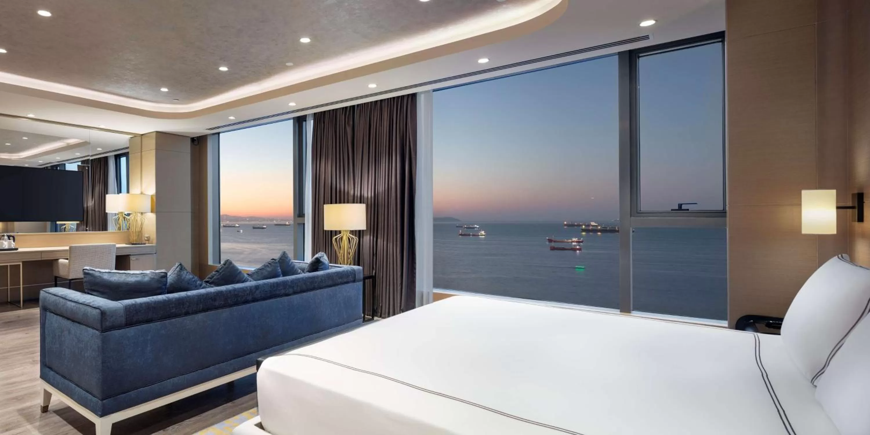 Bed in Hilton Istanbul Bakirkoy