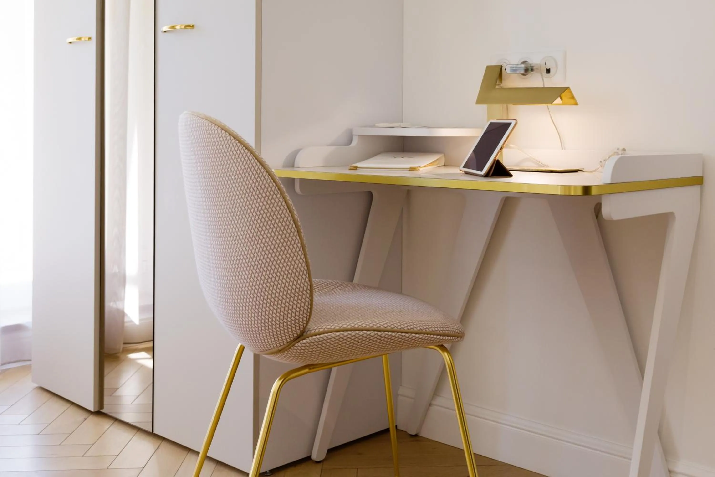 Decorative detail in Hôtel le XIX