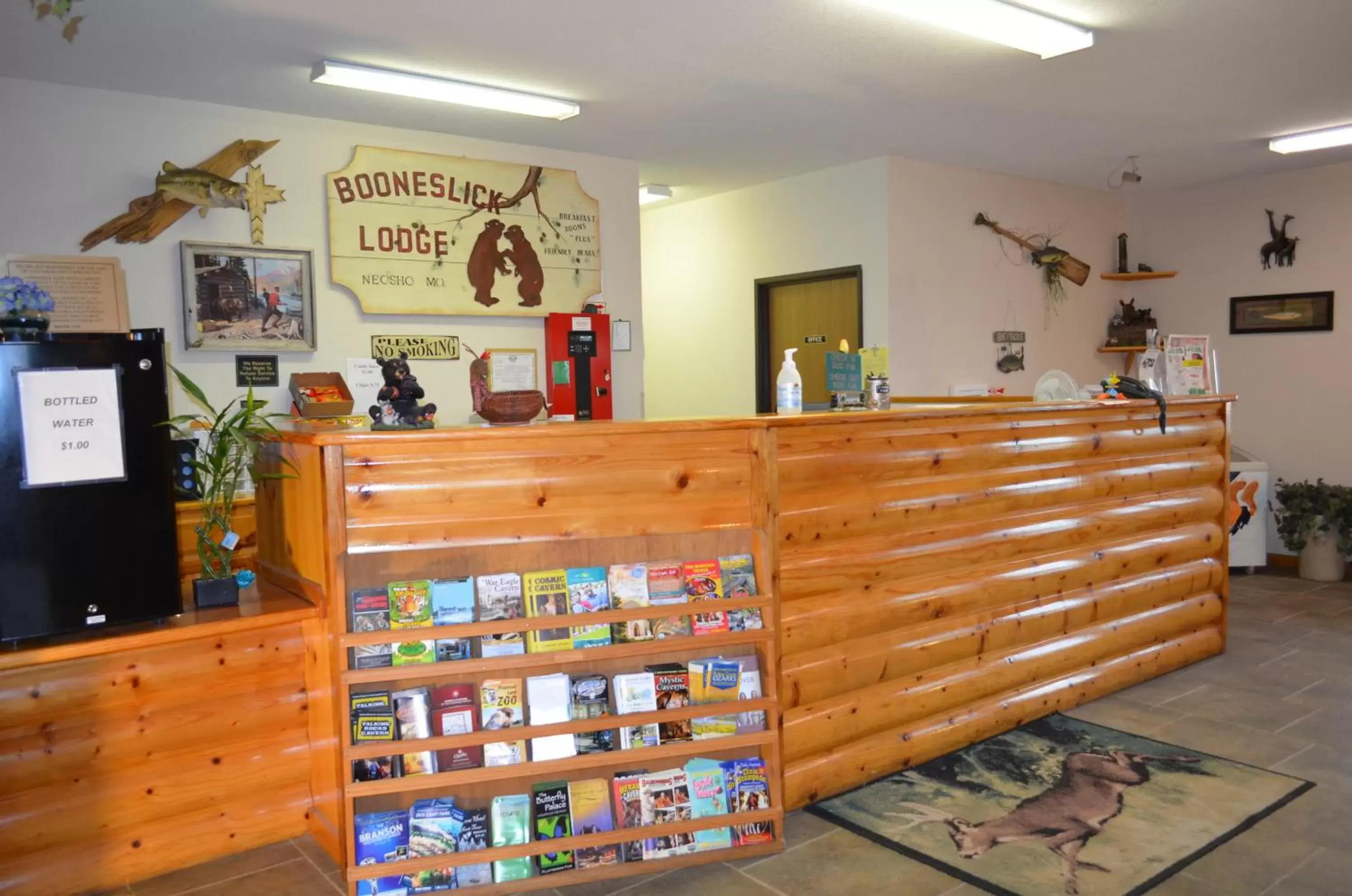 Lobby or reception, Lobby/Reception in Booneslick Lodge - Neosho