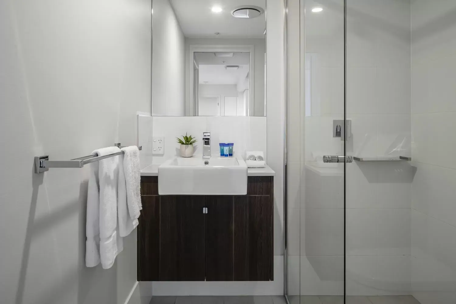 Shower, Bathroom in First Light Mooloolaba, Ascend Hotel Collection