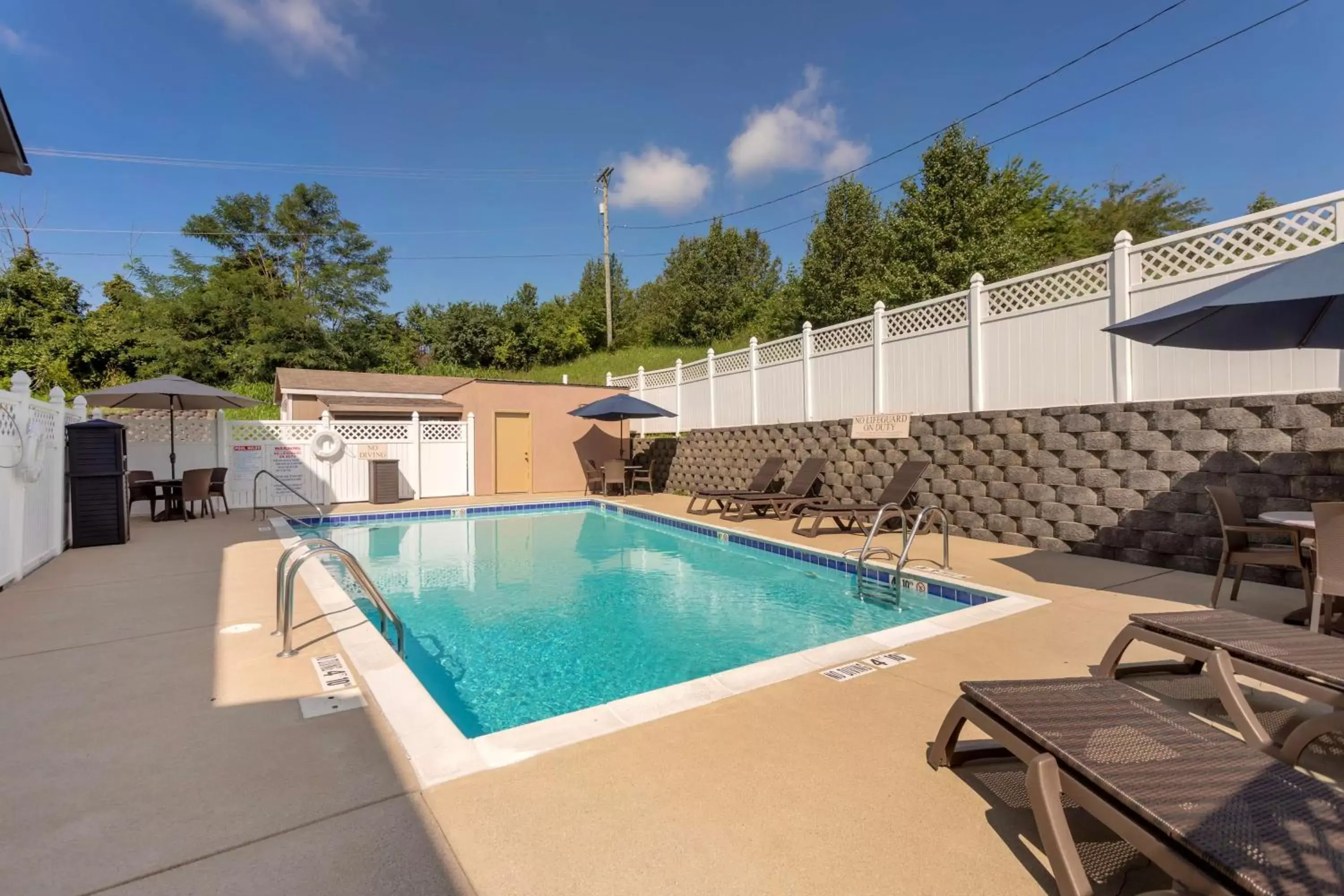 Pool view, Swimming Pool in Best Western Lawrenceburg Inn