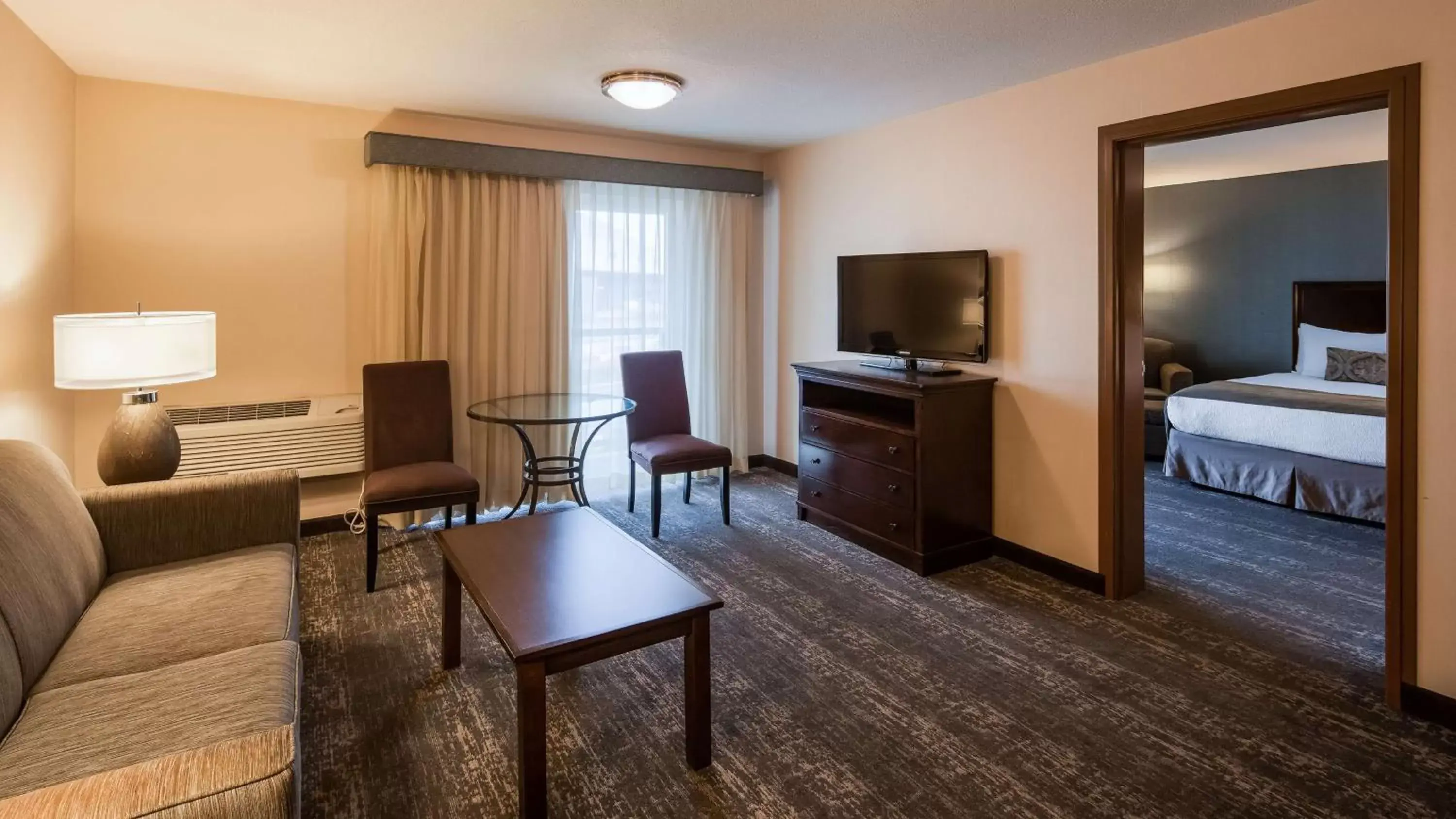 Photo of the whole room, TV/Entertainment Center in Best Western Plus City Center