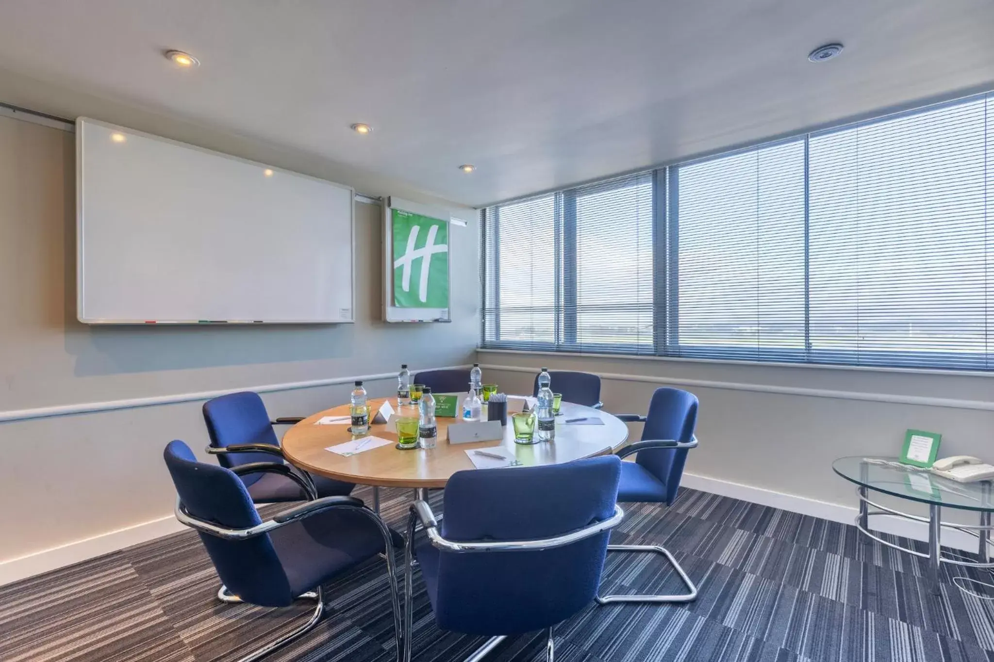 Meeting/conference room in Holiday Inn - Glasgow Airport, an IHG Hotel