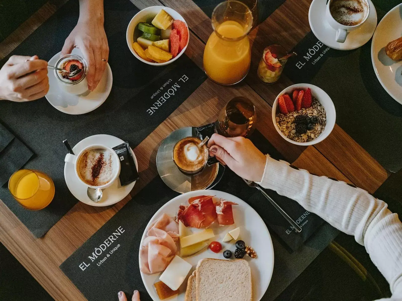 Breakfast in El Môderne Hotel Breakfast in El Môderne Hotel