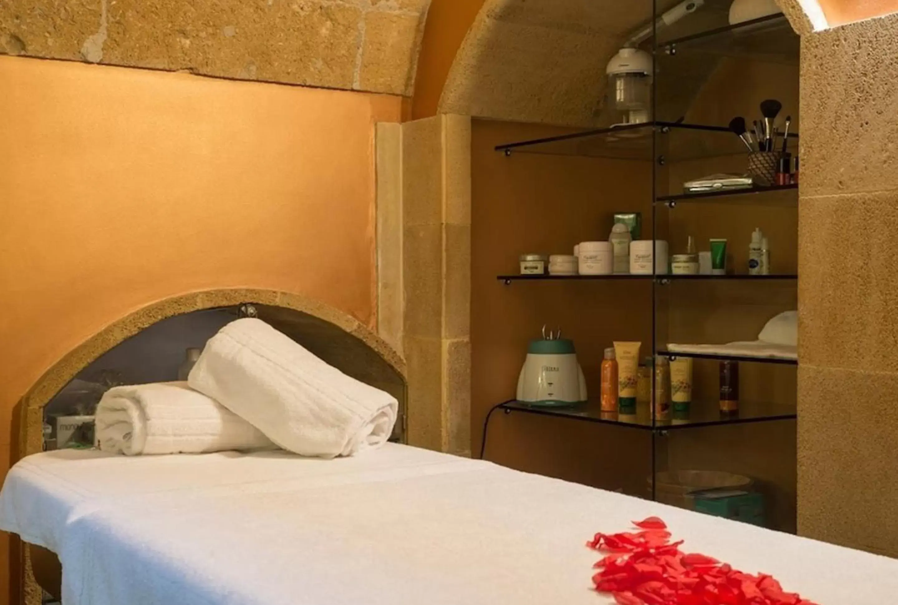 Massage, Bed in Grand Hotel Ortigia