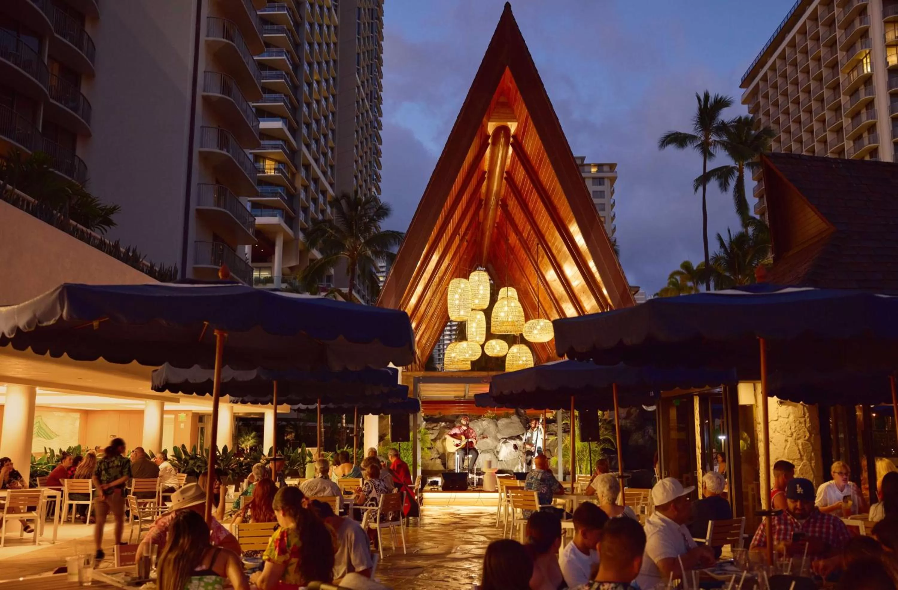 Restaurant/places to eat in OUTRIGGER Reef Waikiki Beach Resort