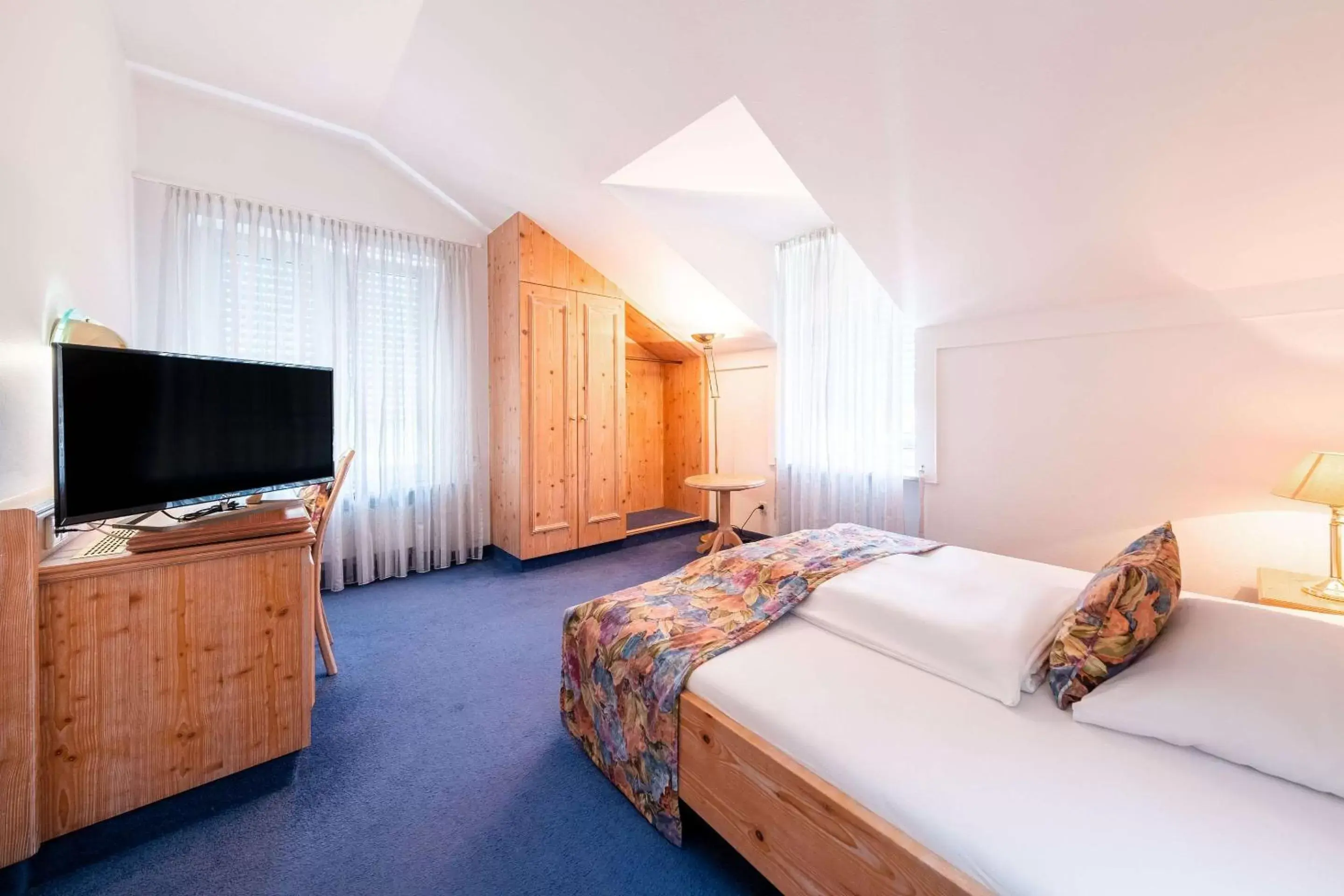 Photo of the whole room, Bed in Hotel Georgenhof Markt Schwaben