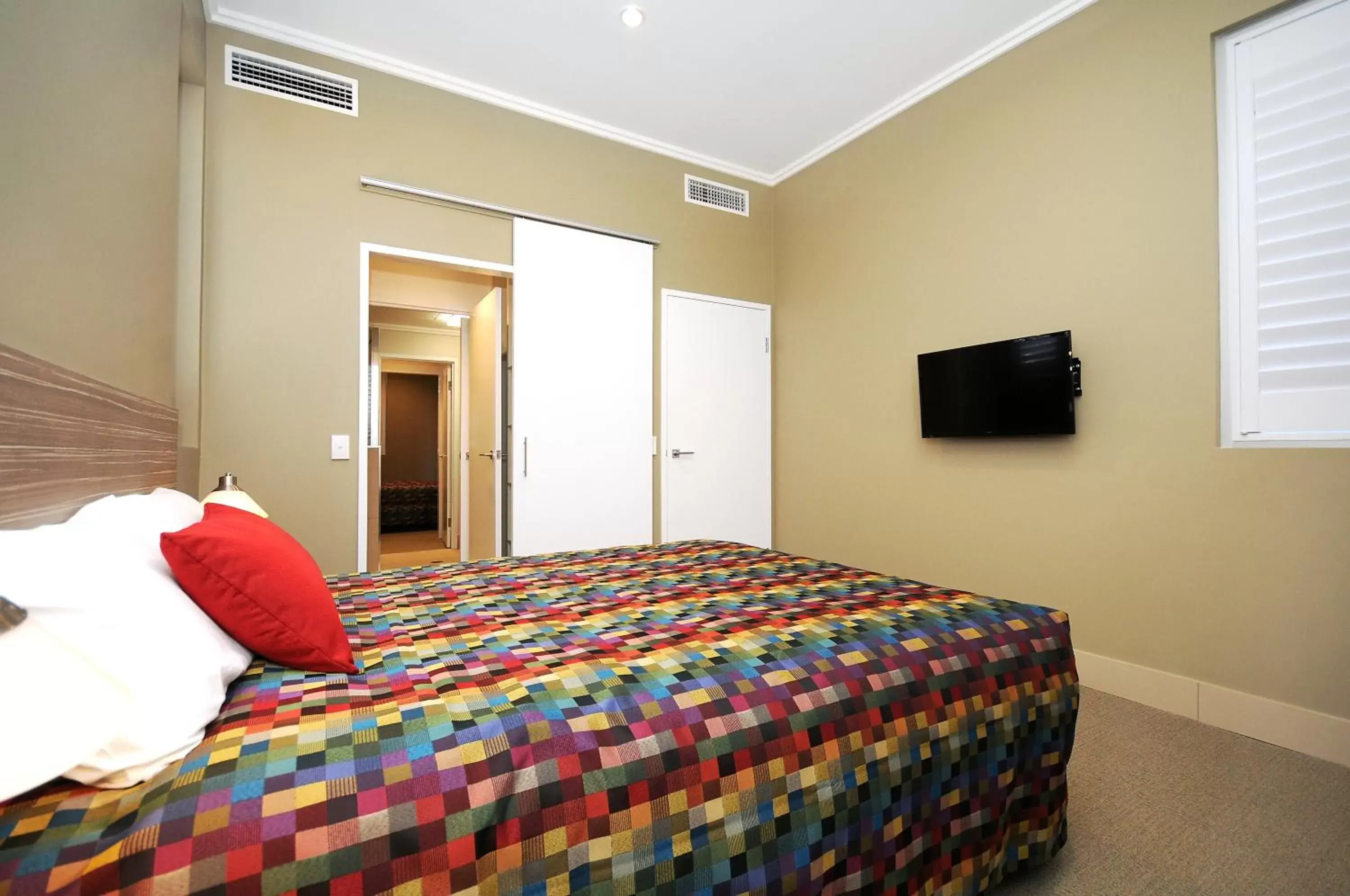 Bedroom, Bed in Laguna Serviced Apartments