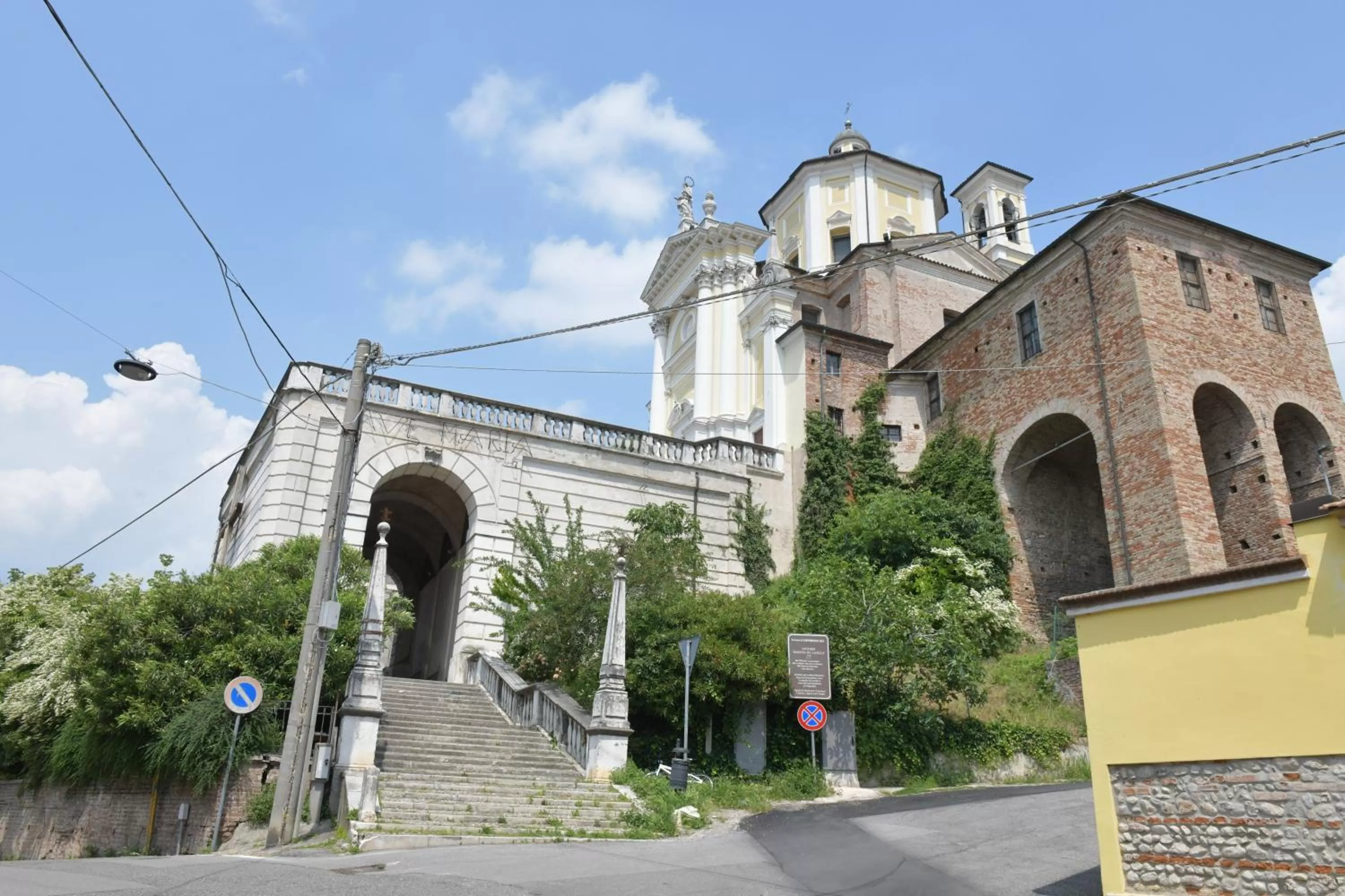 Property Building in Civico 43