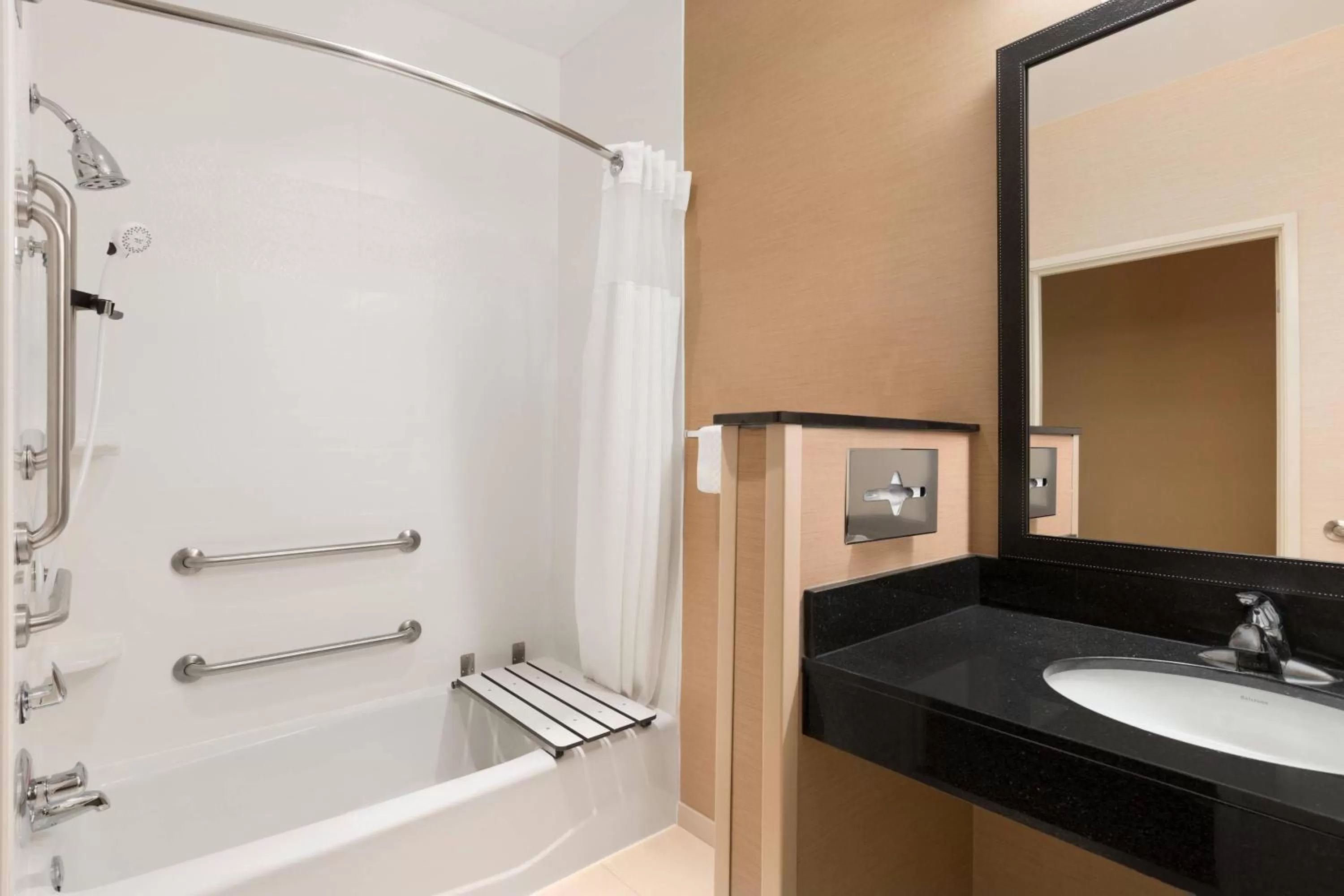 Bathroom in Fairfield by Marriott Inn & Suites Houston North/Cypress Station