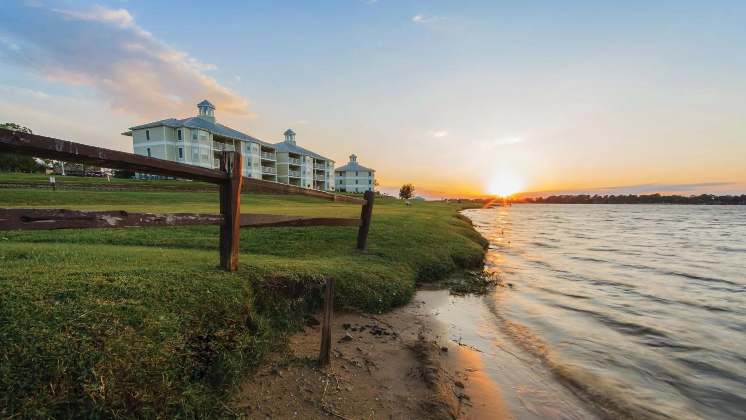 Property building in Holiday Inn Club Vacations Piney Shores Resort at Lake Conroe