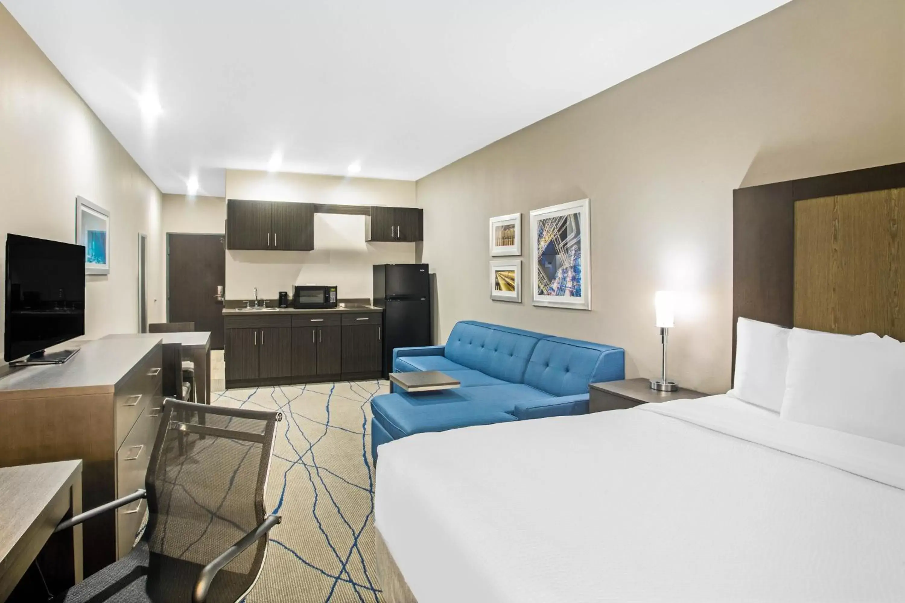 Bed in La Quinta by Wyndham Ponca City Bed in La Quinta by Wyndham Ponca City