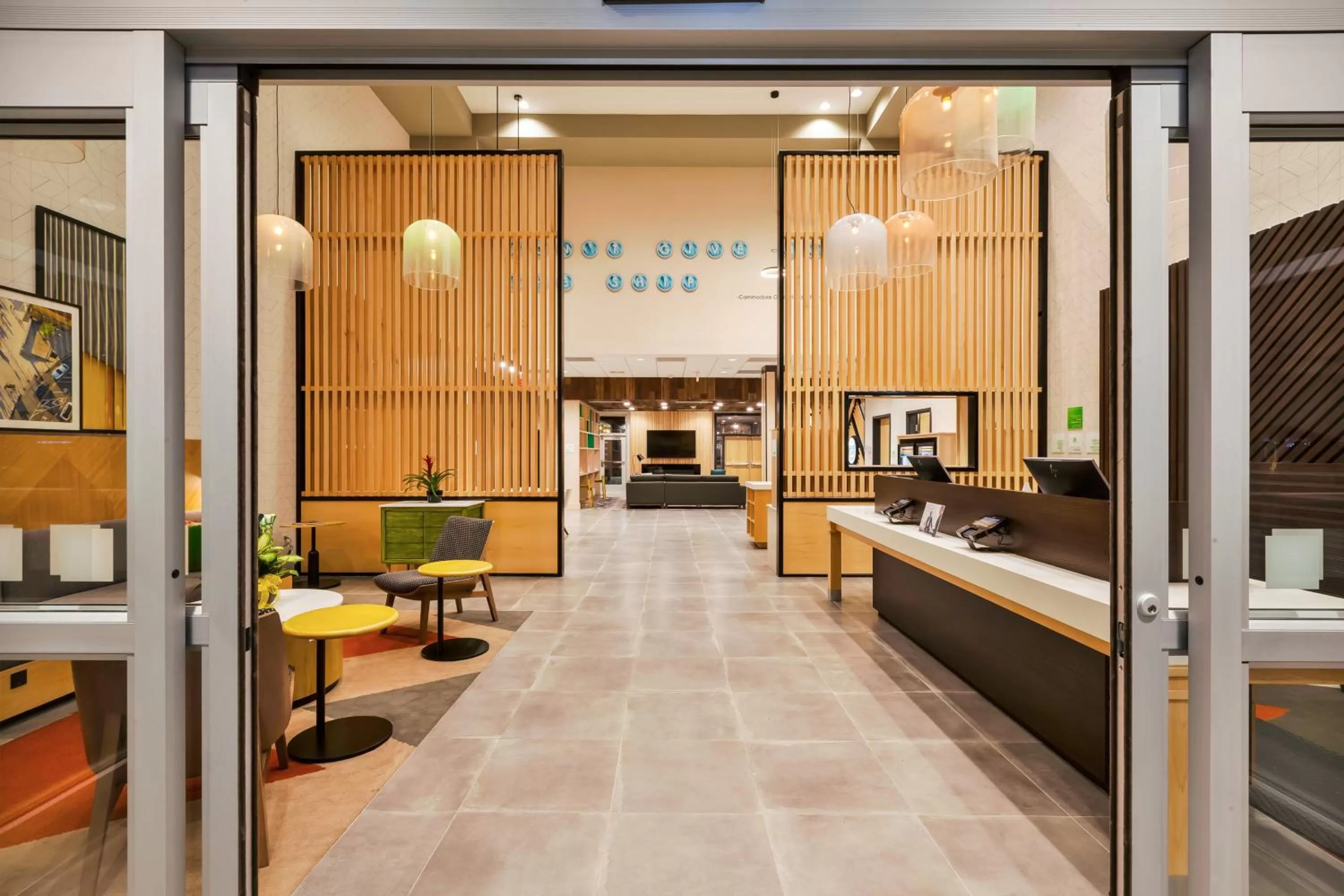 Property building, Bed in Holiday Inn & Suites - Toledo Southwest - Perrysburg by IHG