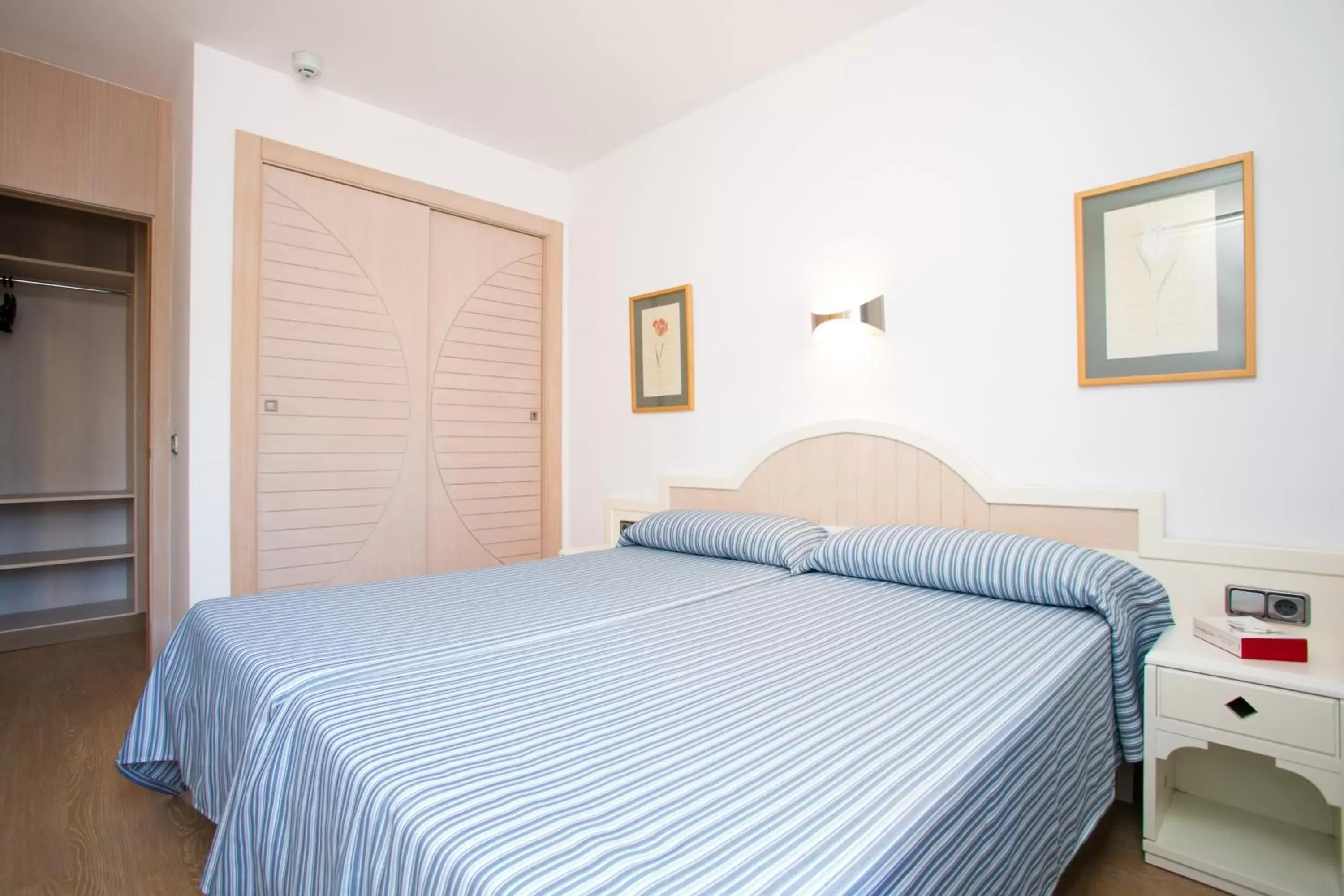 Bedroom, Bed in Aparthotel Aquasol