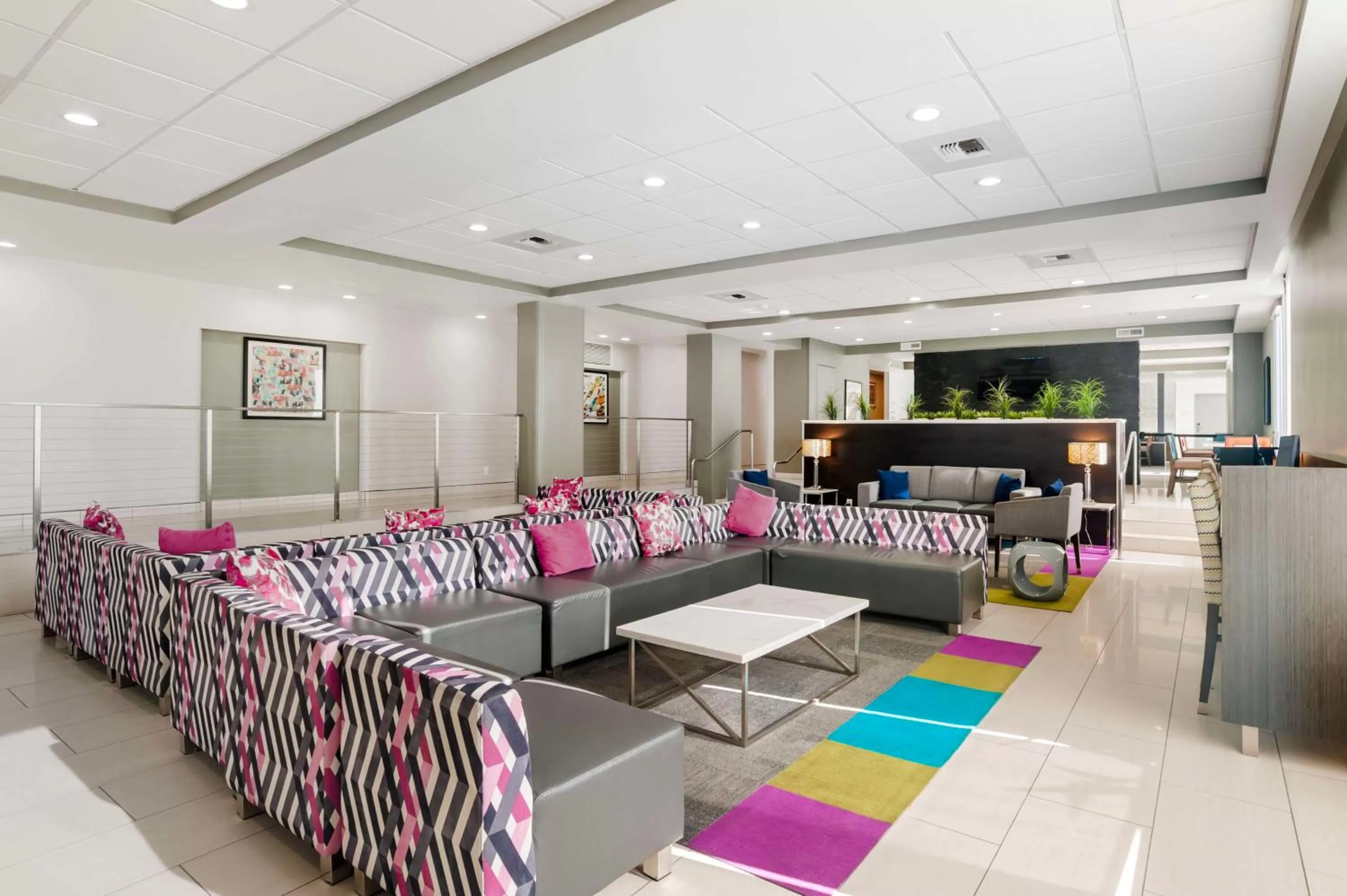 Lobby or reception in Best Western Plus Commerce Hotel