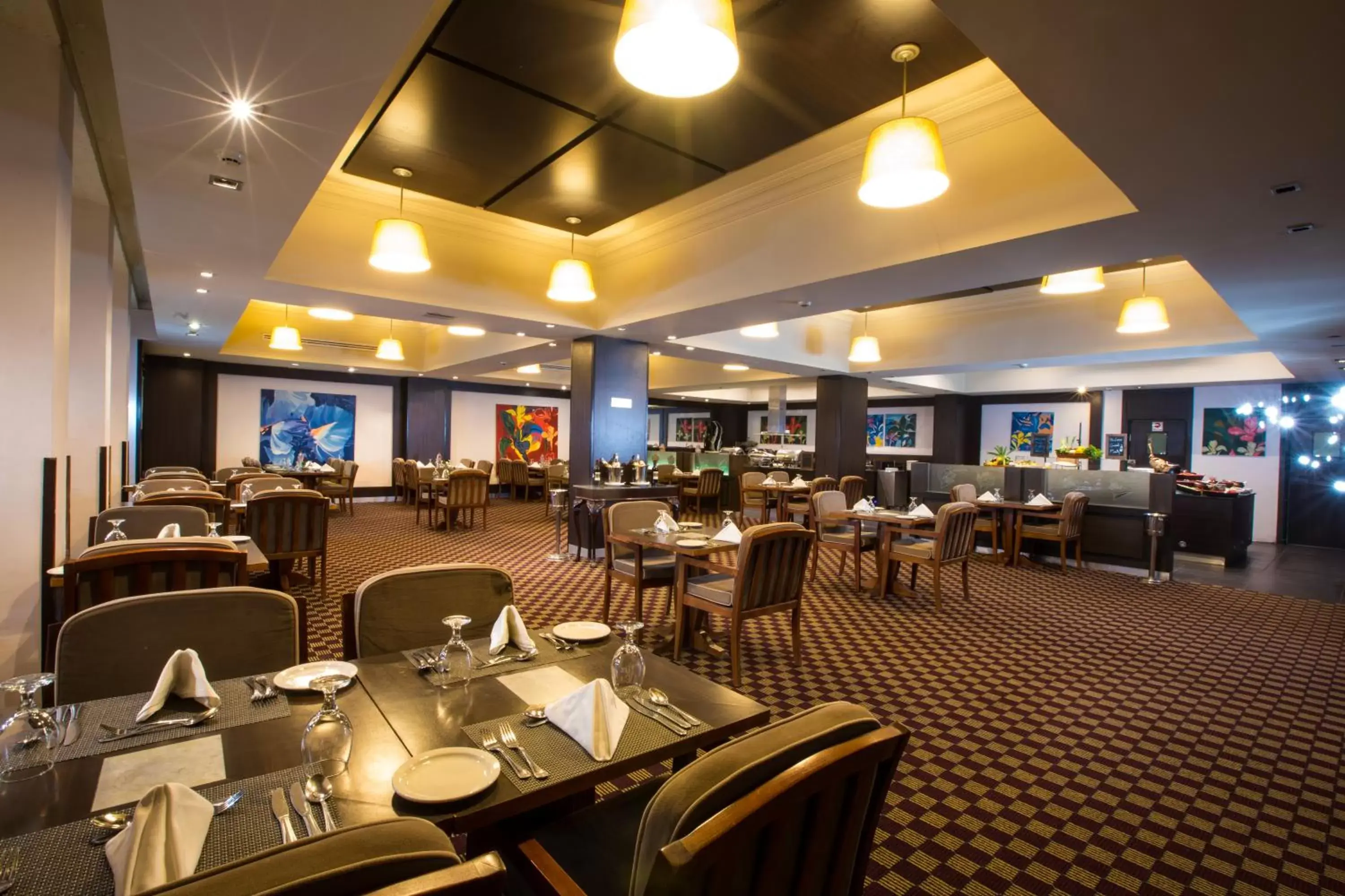 Restaurant/Places to Eat in Century Park Hotel