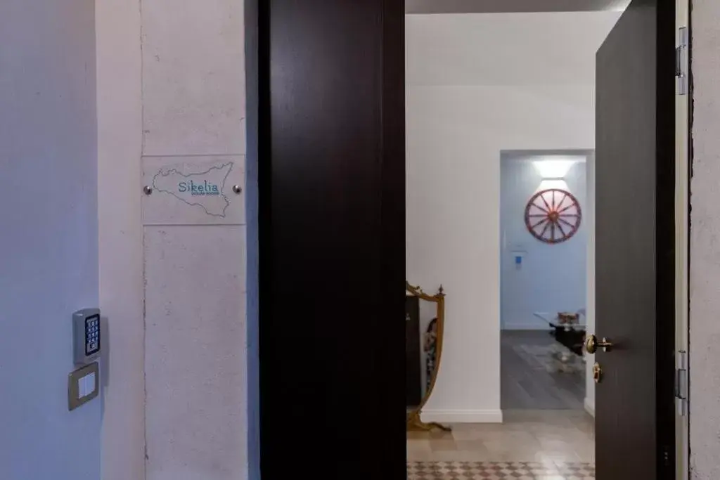Bathroom in Sikelia-sicilian rooms