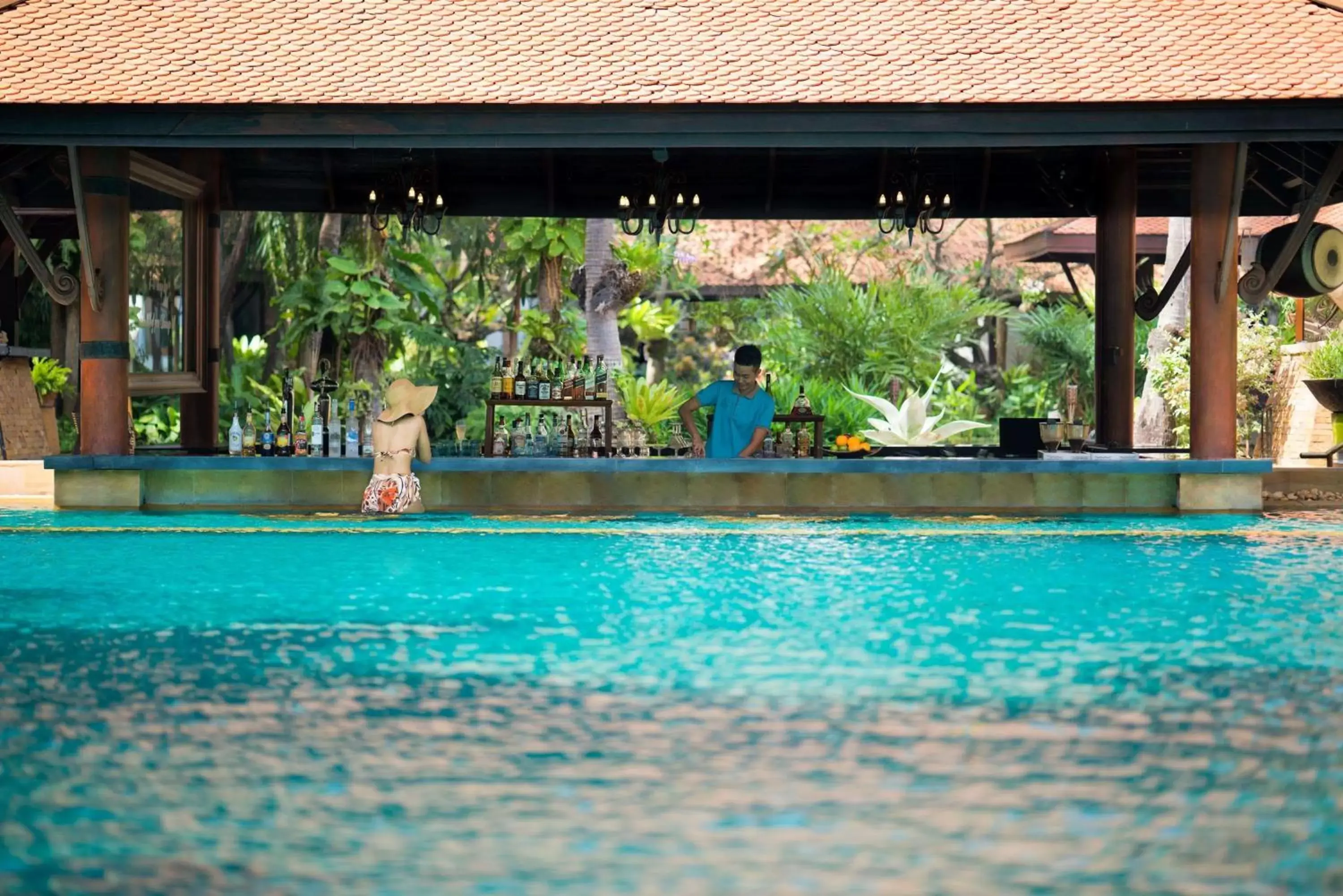 Lounge or bar, Swimming Pool in Avani Pattaya Resort