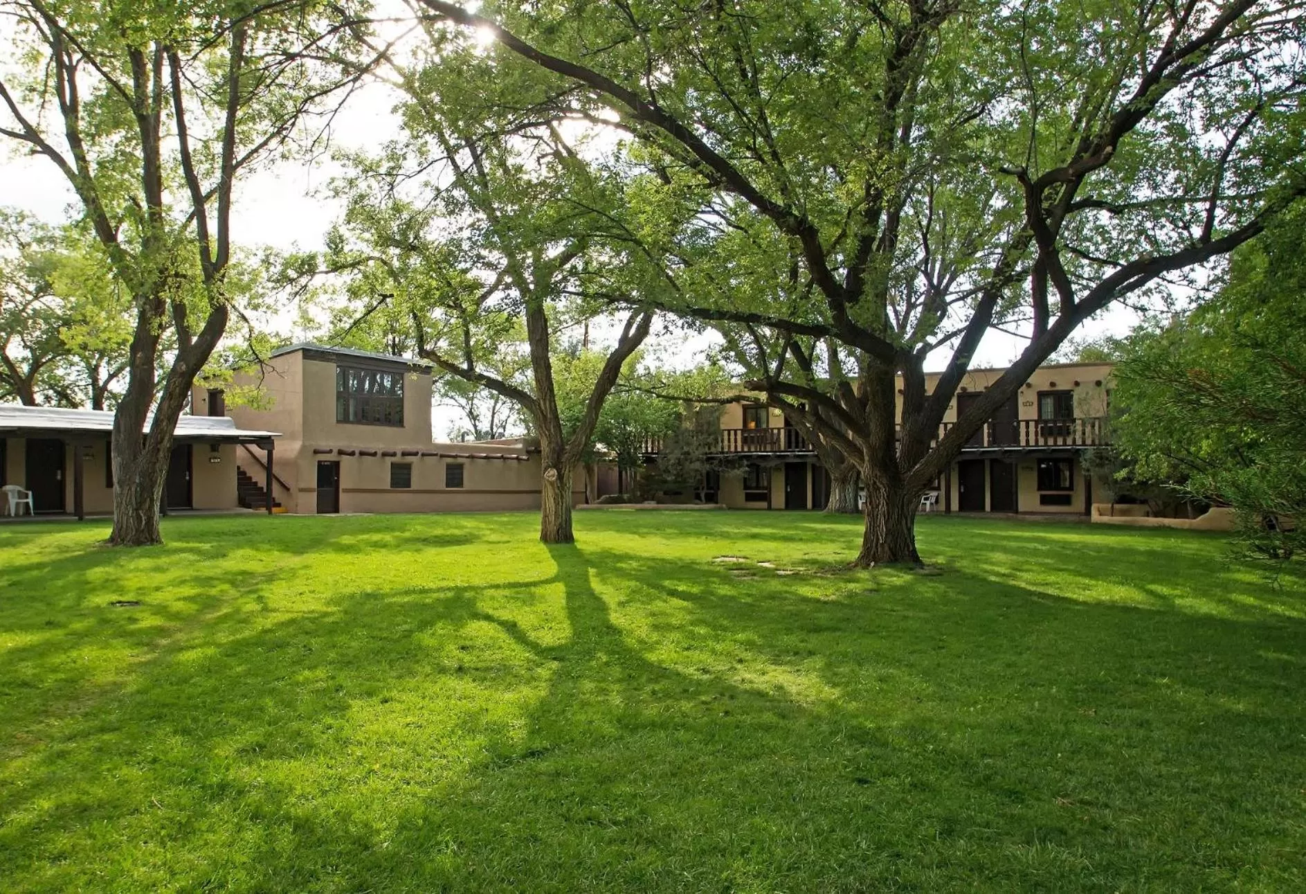 Property building in Sagebrush Inn & Suites