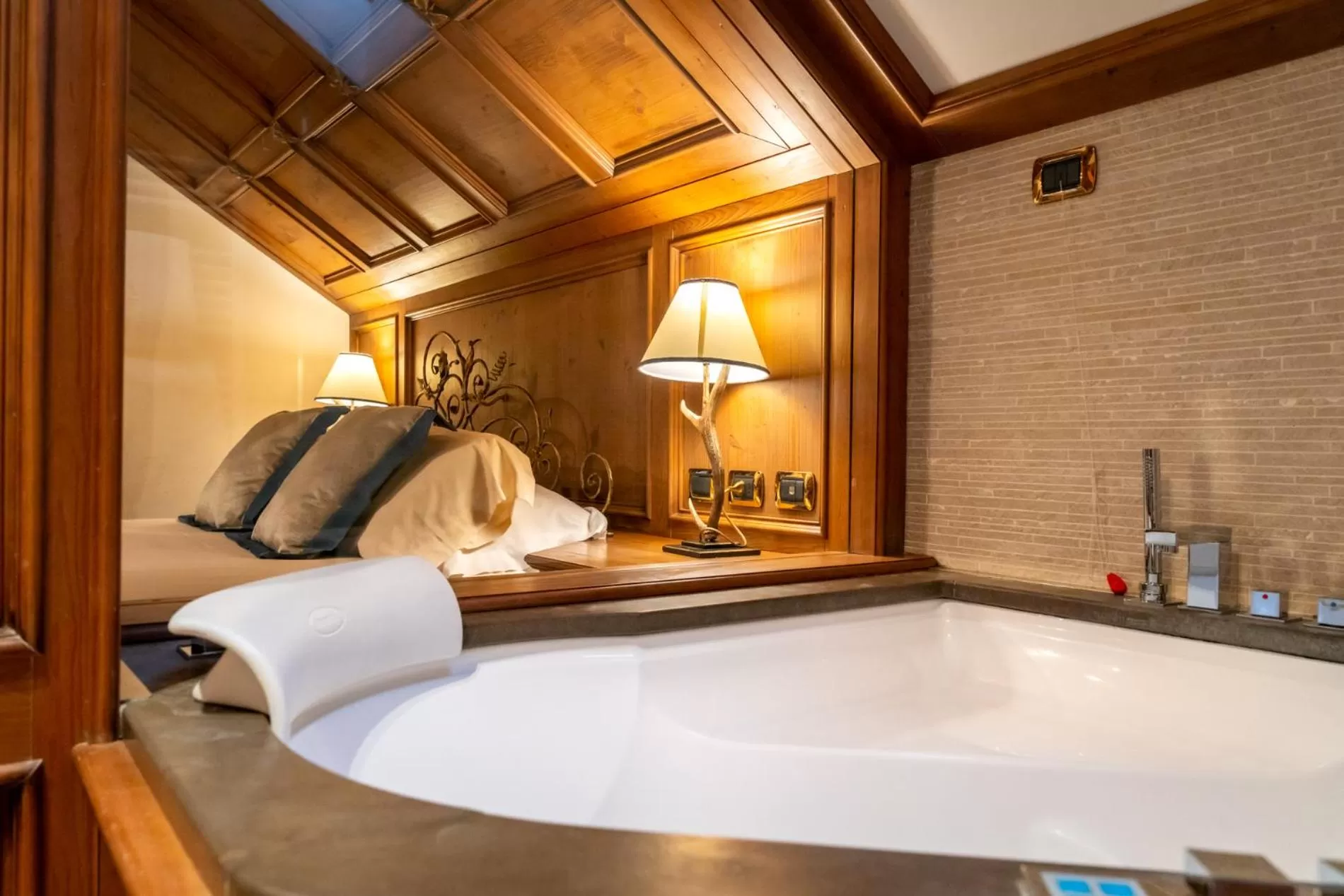 Bed in Ambra Cortina Luxury&Fashion Hotel