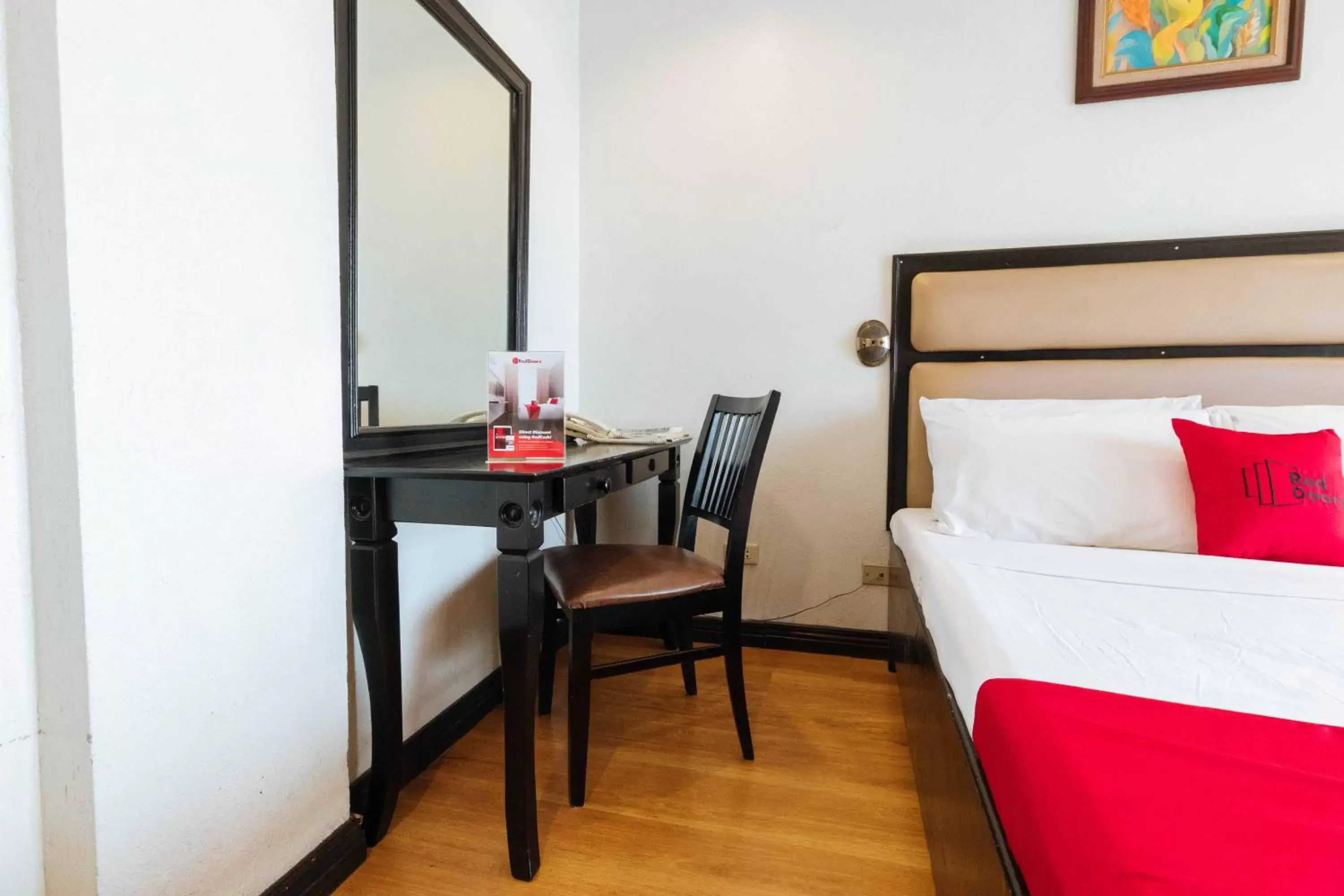 Bedroom in RedDoorz Plus The Ridge Tagaytay City - Vaccinated Staff