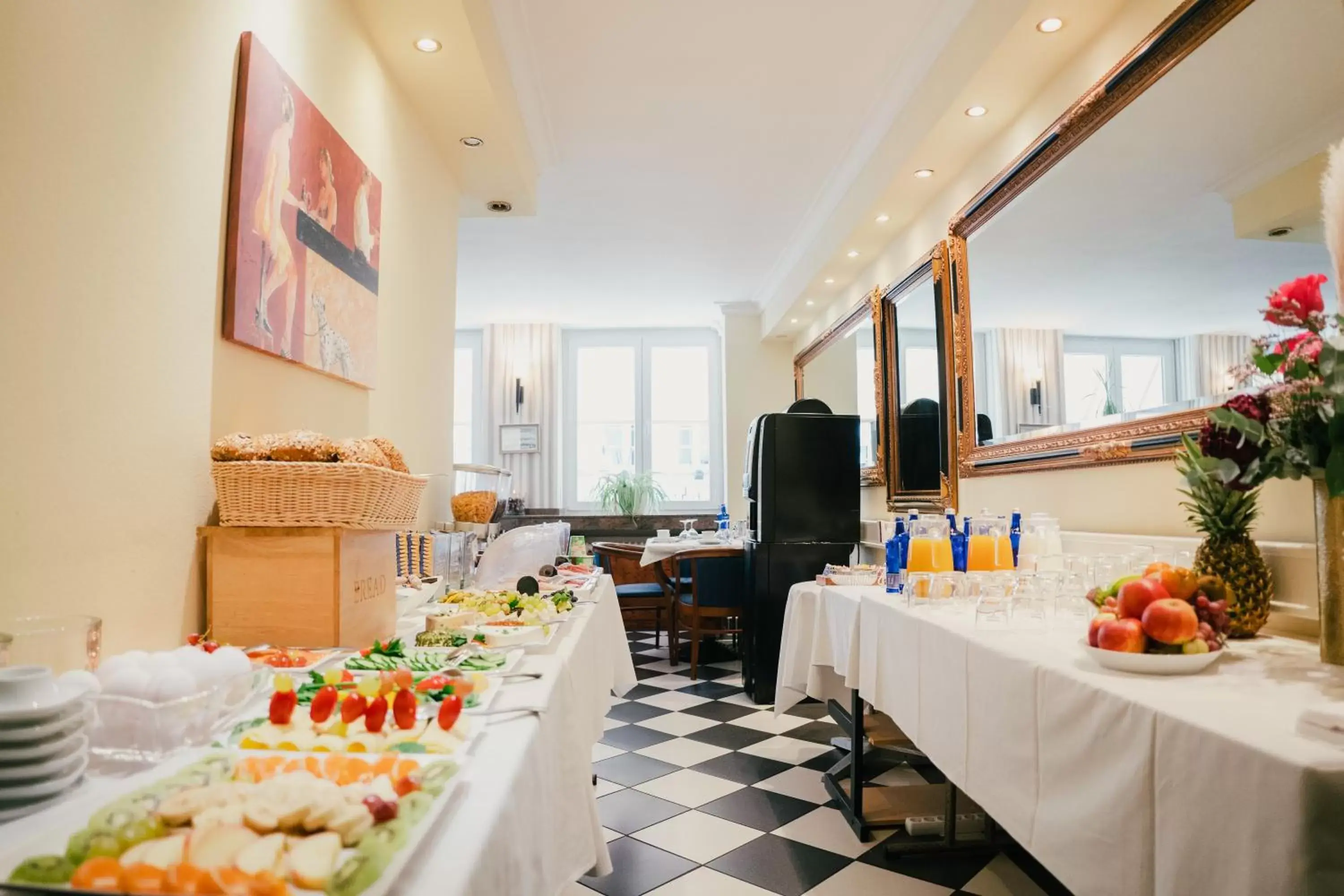 Breakfast, Restaurant/Places to Eat in Altstadt Hotel St. Georg