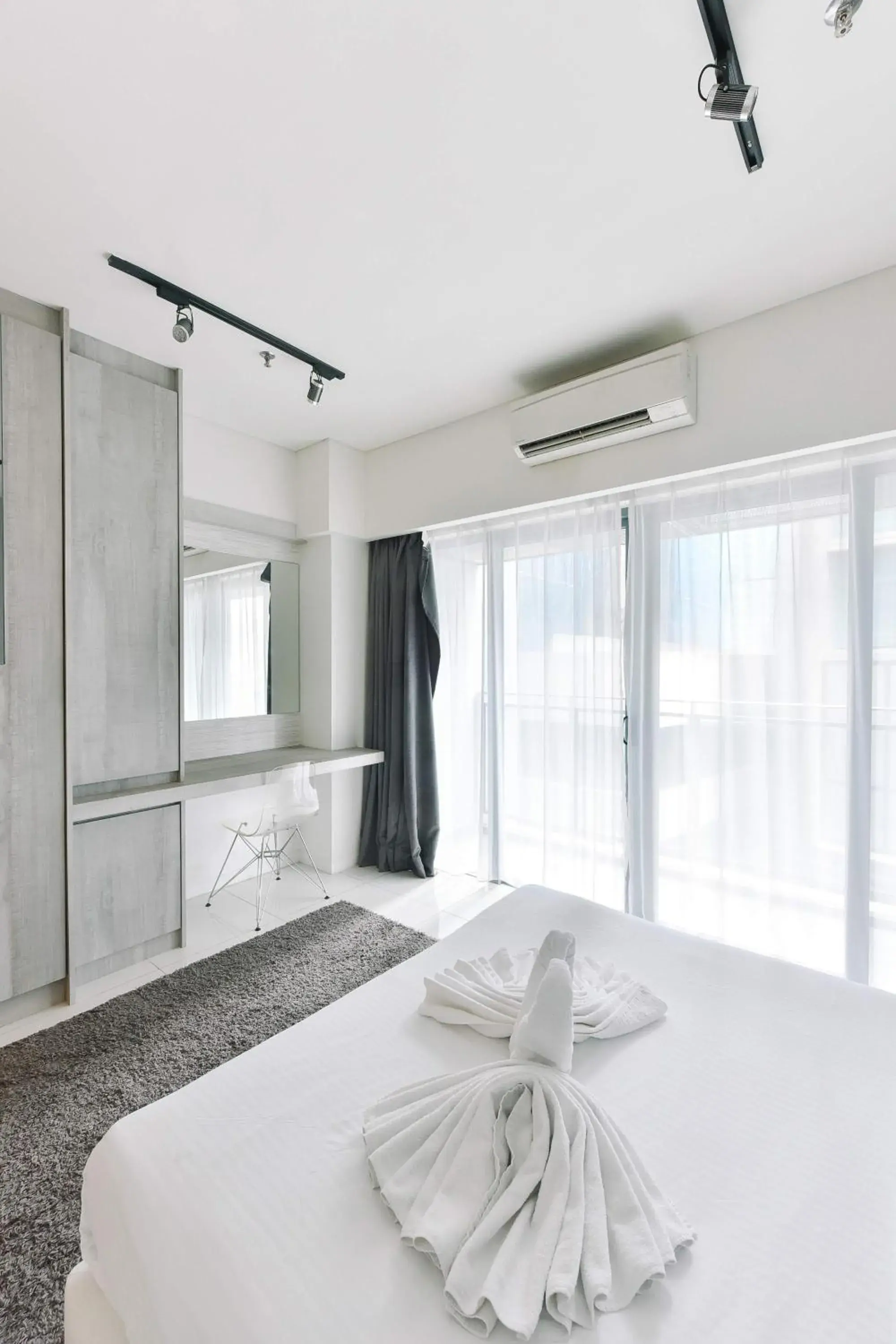 Bedroom, Bed in Summer Suites Residences by Subhome