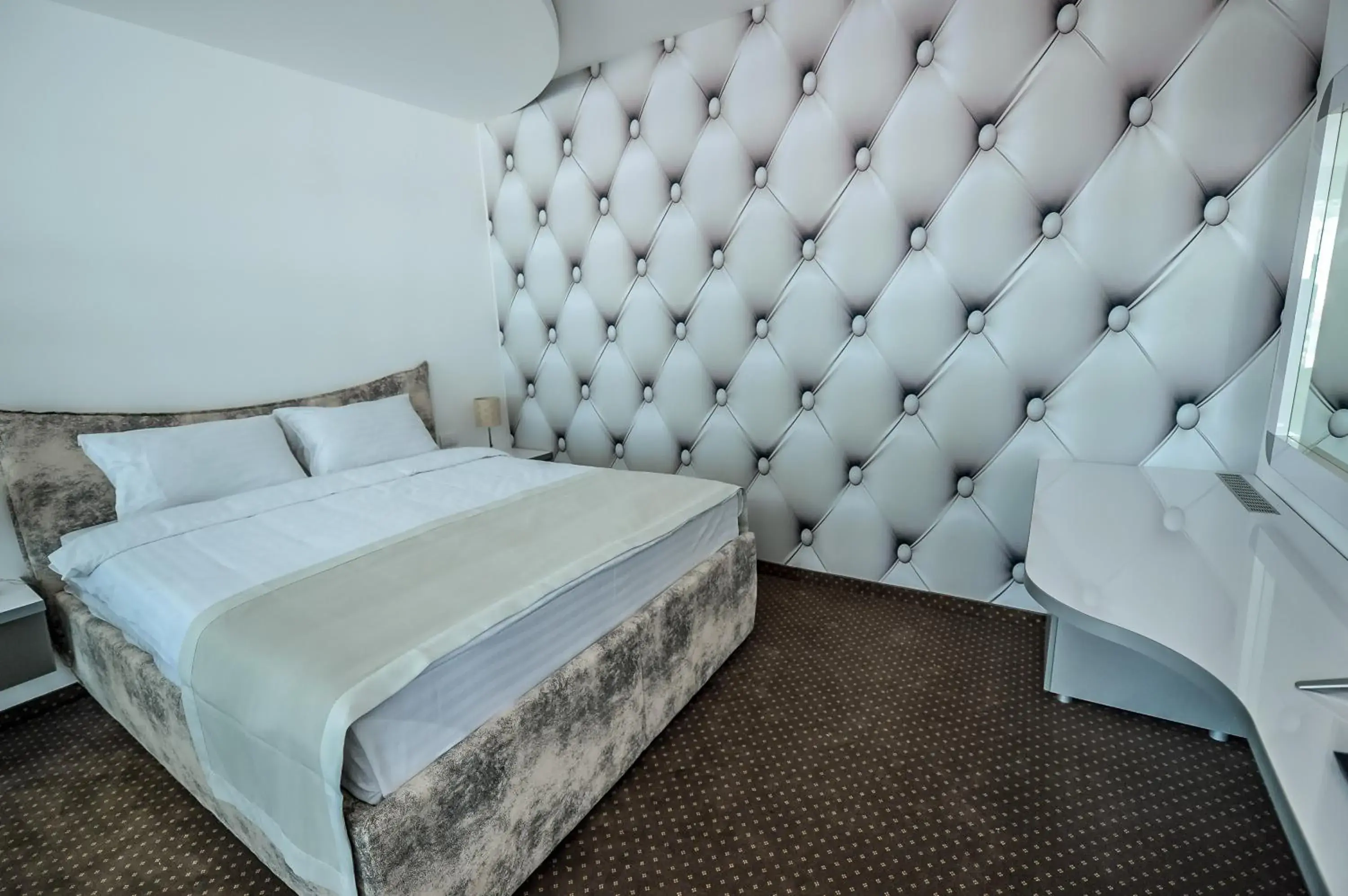 Bedroom, Bed in Garni Hotel Hollywoodland Wellness & Aquapark